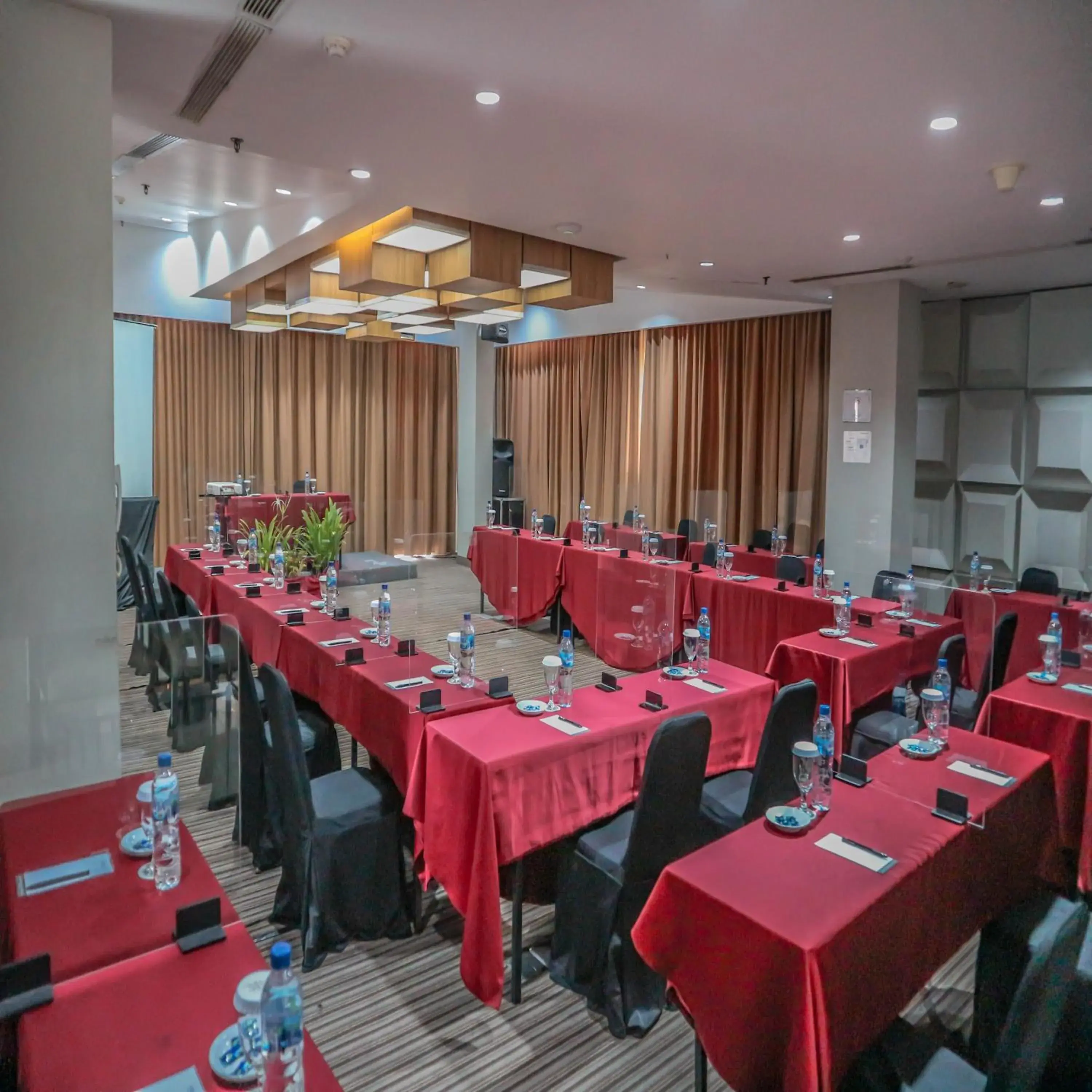 Business facilities in Howard Johnson By Wyndham Pekalongan