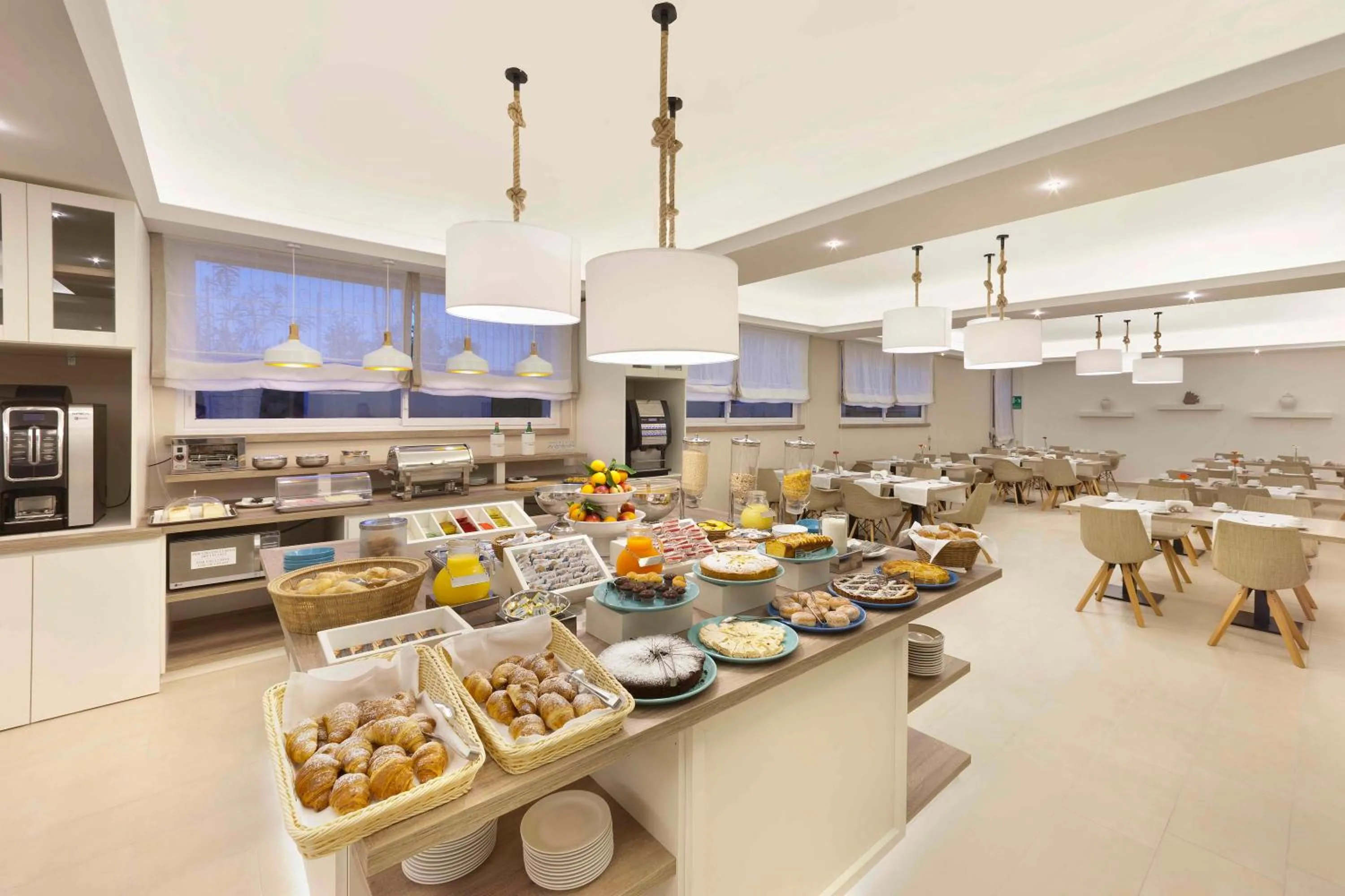 Restaurant/places to eat in Hotel Rivage