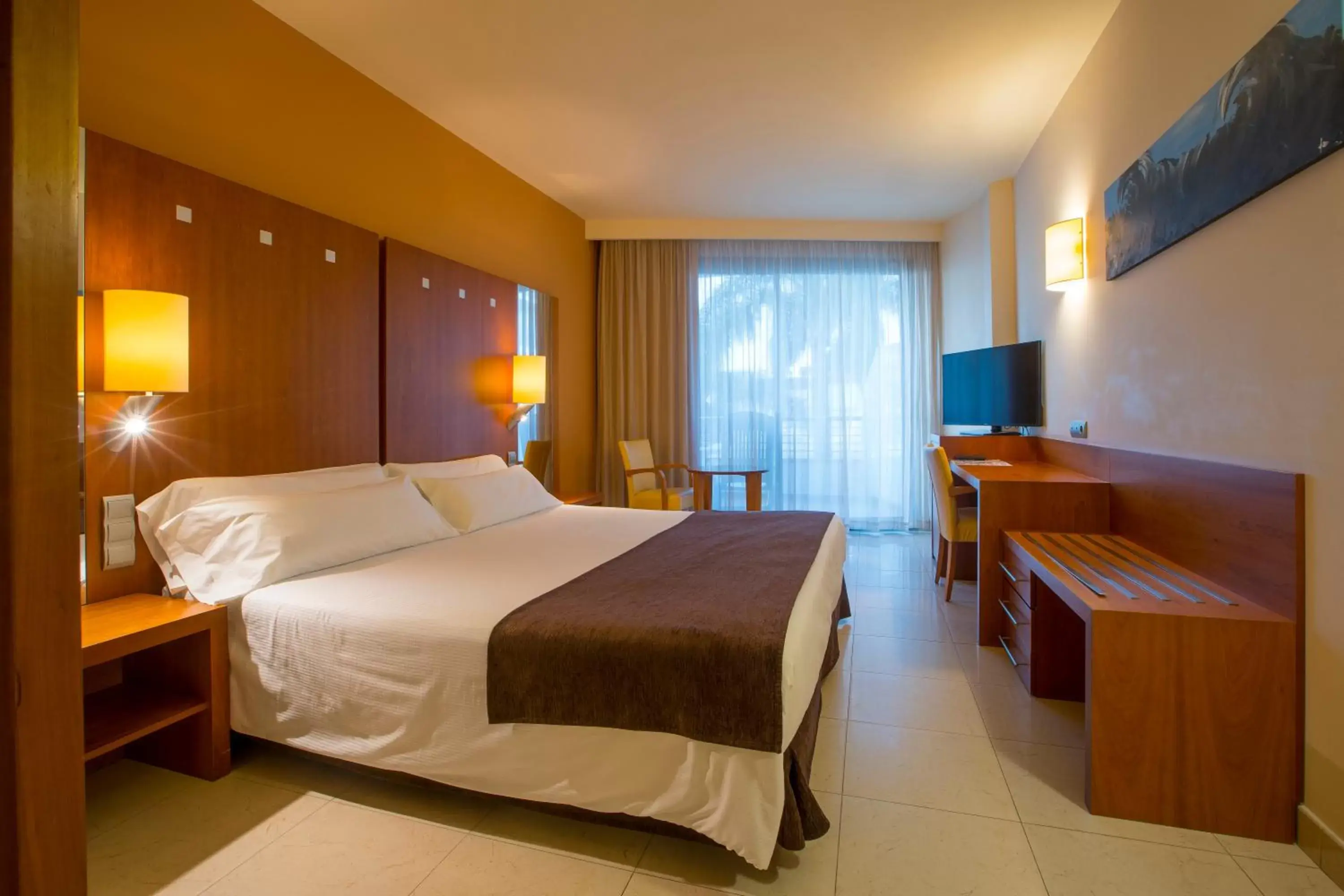 Bed in Hotel Miami Mar