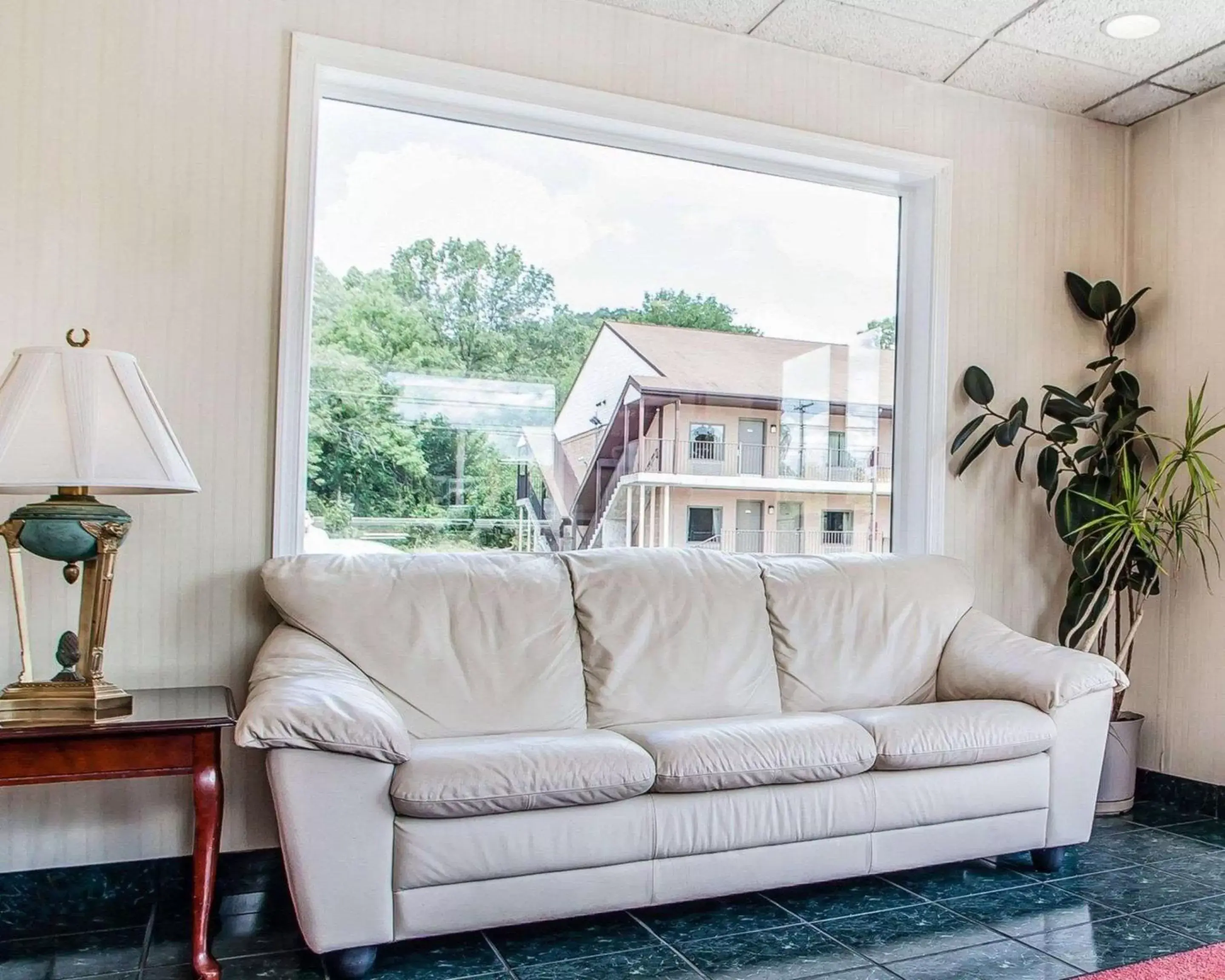 Lobby or reception, Seating Area in Econo Lodge Douglassville-Pottstown