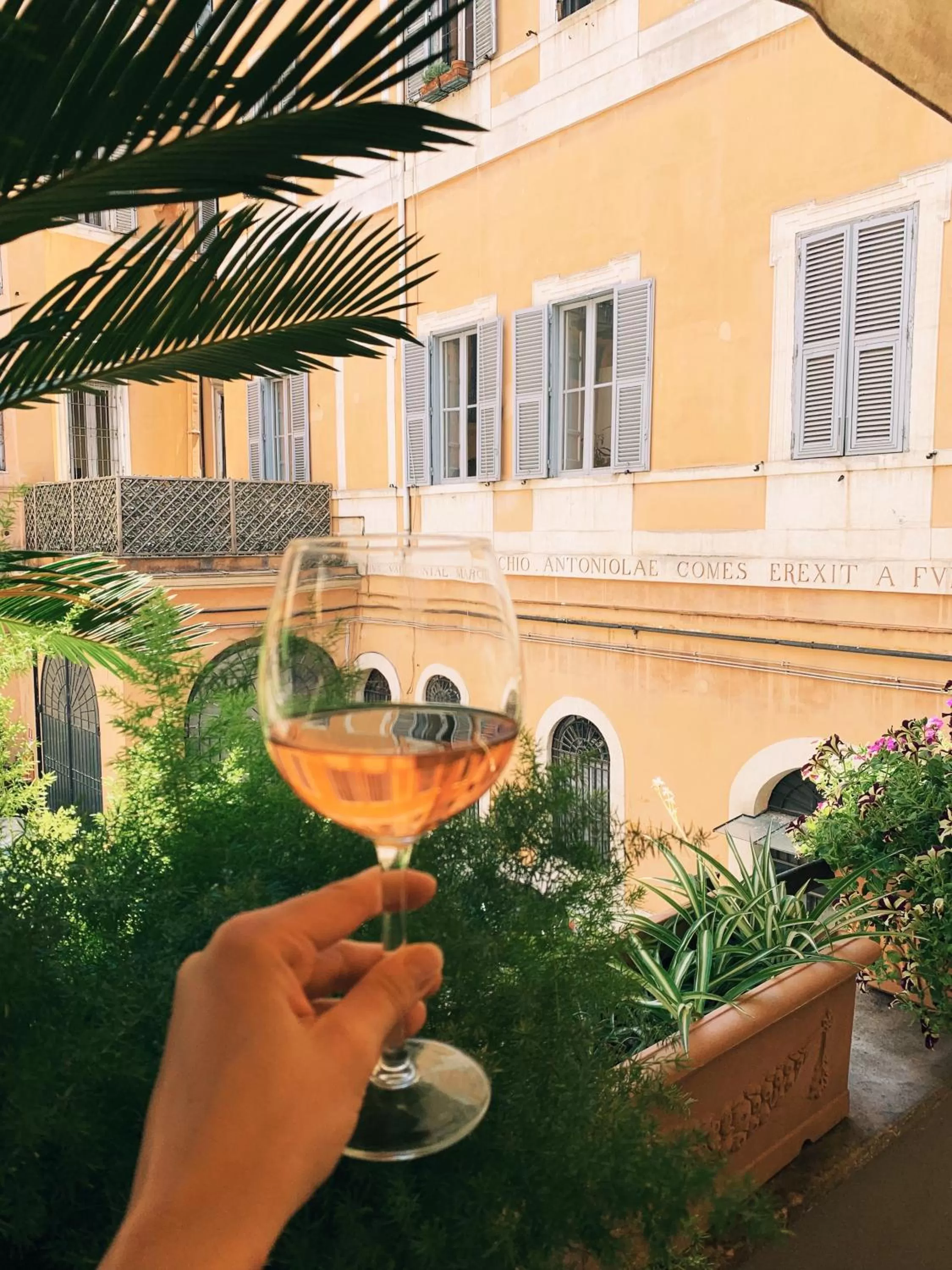 Breakfast in Little Queen Suite