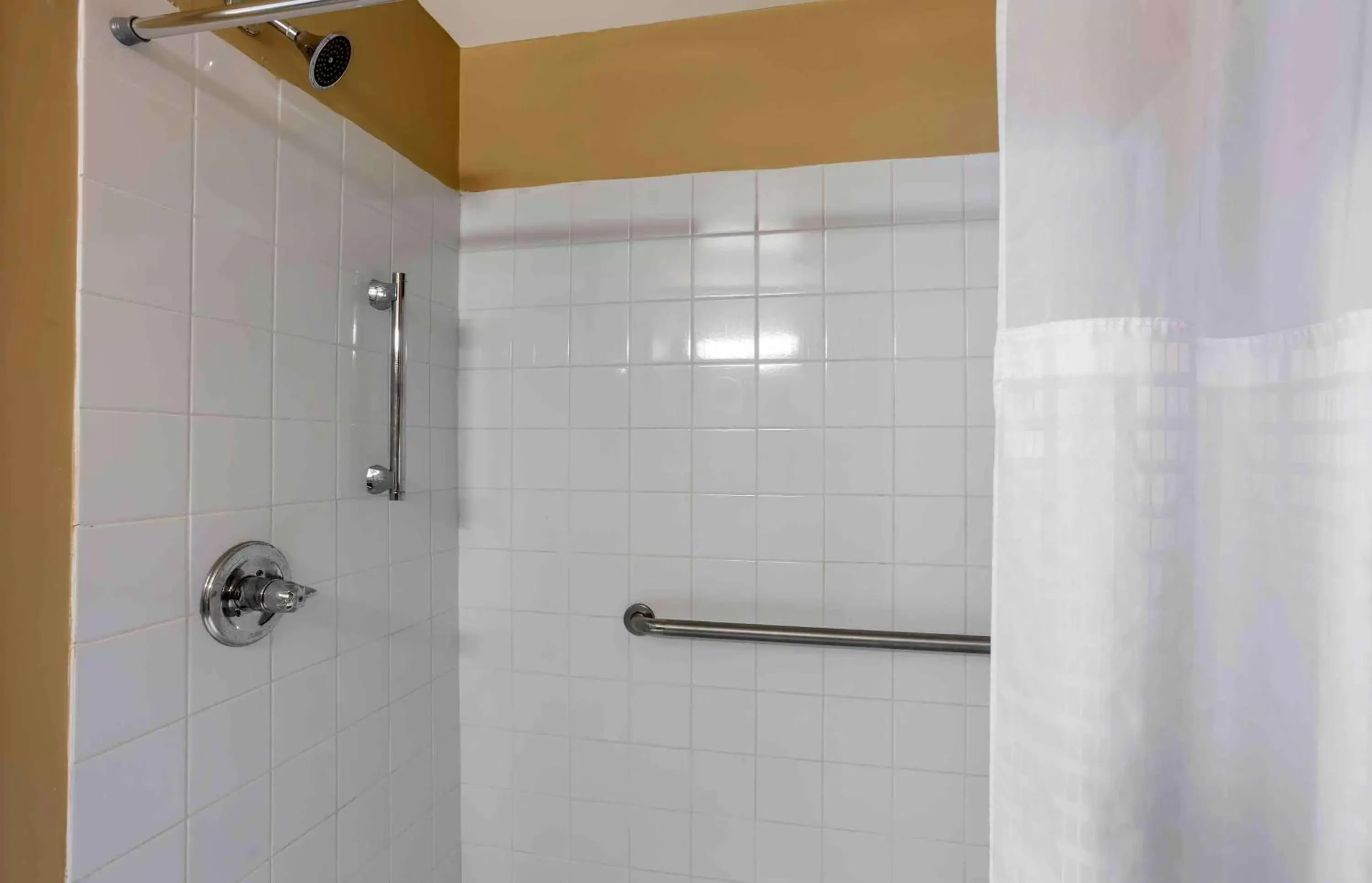 Bathroom in Extended Stay America Suites - Philadelphia - Exton