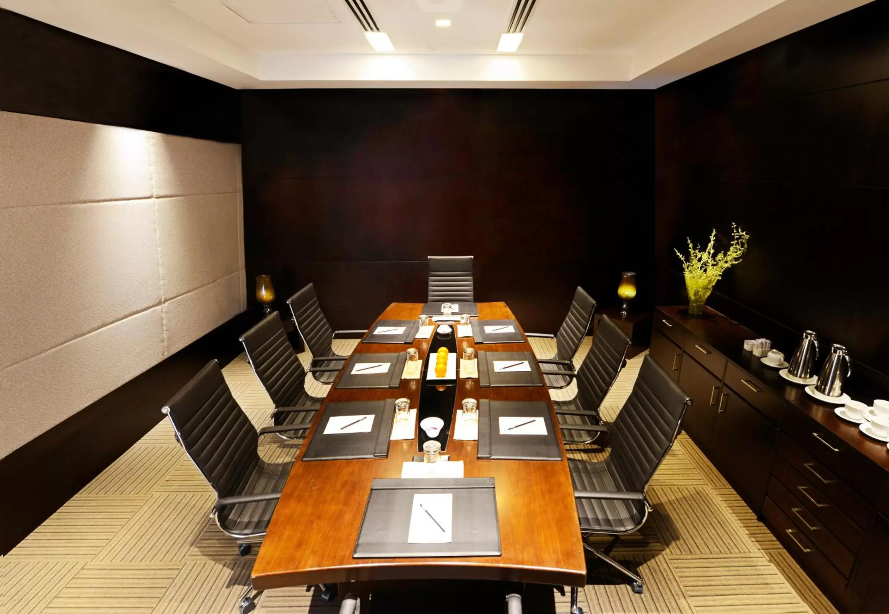 Business facilities in Radisson Blu Chattogram Bay View Business facilities in Radisson Blu Chattogram Bay View