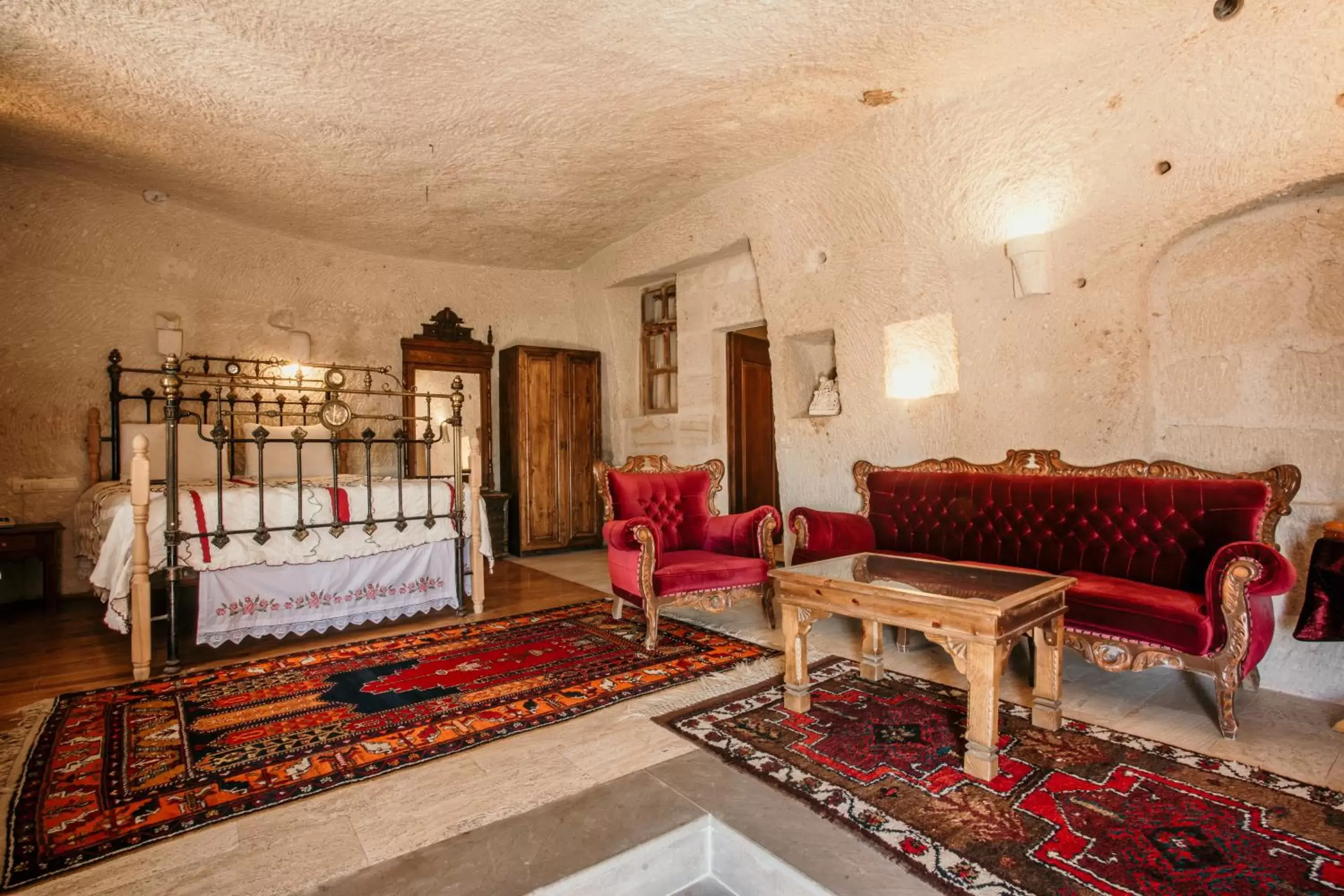 TV and multimedia, Seating Area in Village Cave House Hotel