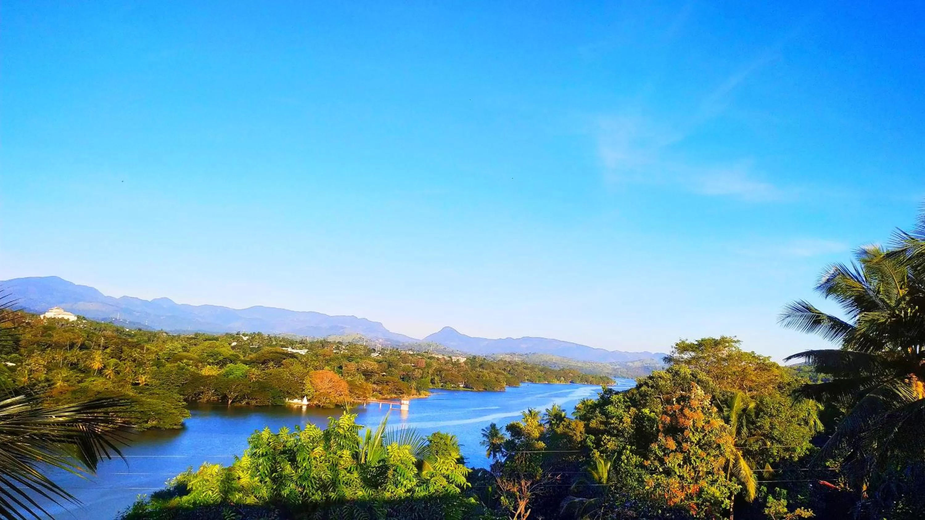 Mountain view in Mahaweli View Inn Kandy