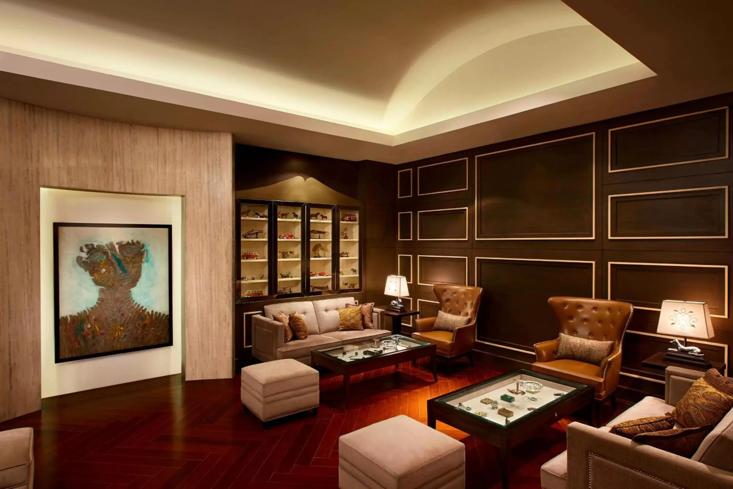 Lounge or bar, Seating Area in ITC Grand Chola, a Luxury Collection Hotel, Chennai