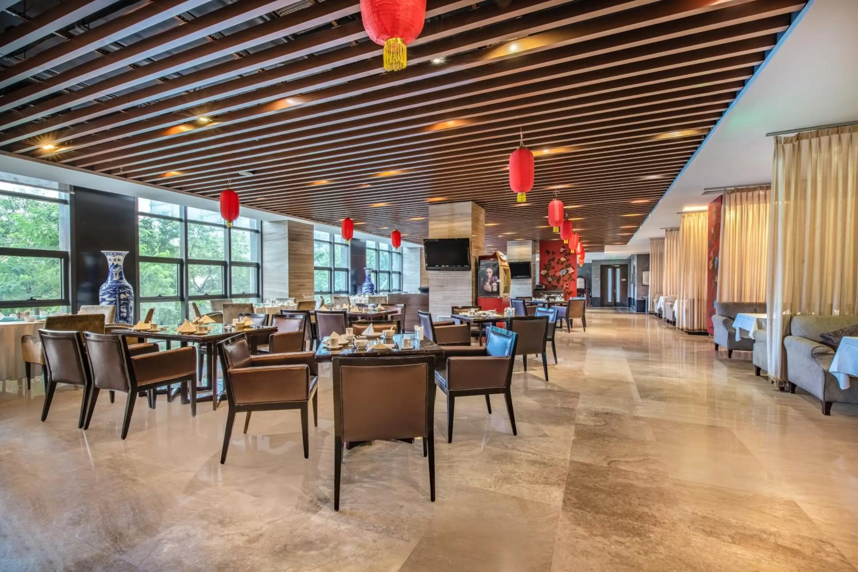 Restaurant/Places to Eat in Holiday Inn Beijing Deshengmen, an IHG Hotel