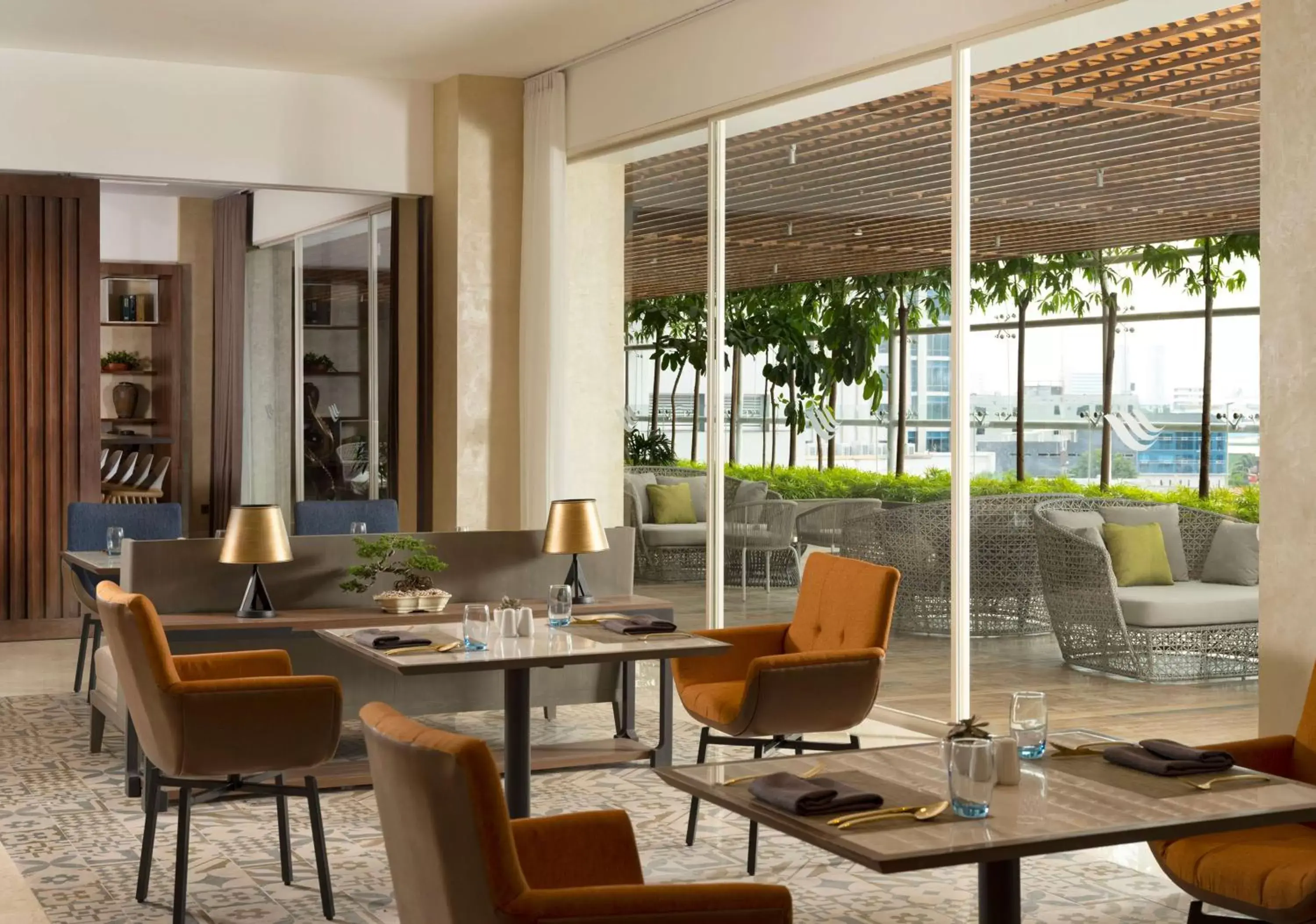 Property building in DoubleTree by Hilton Surabaya Property building in DoubleTree by Hilton Surabaya