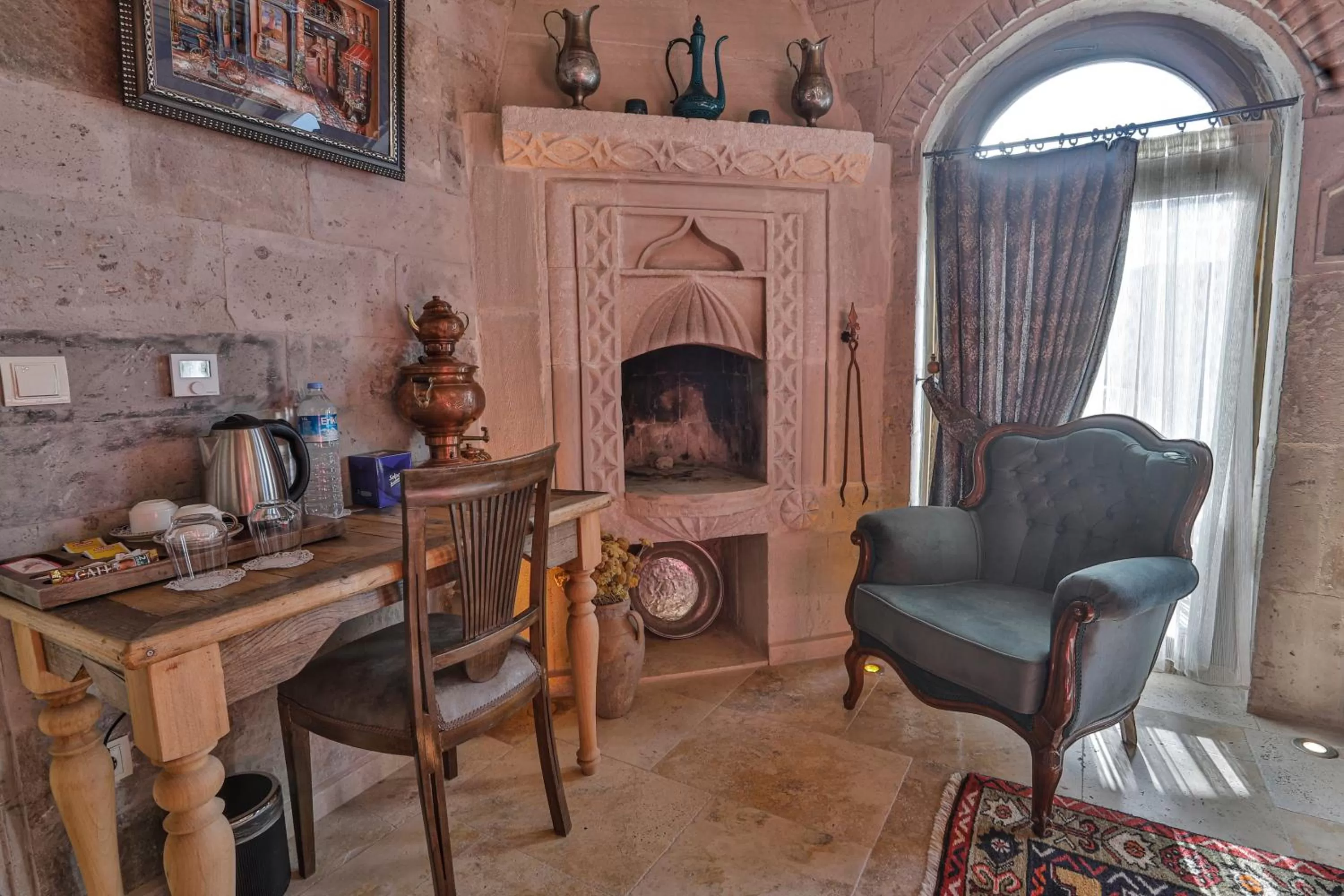 flat iron in Şah Saray Cave Suites Halal Hotel