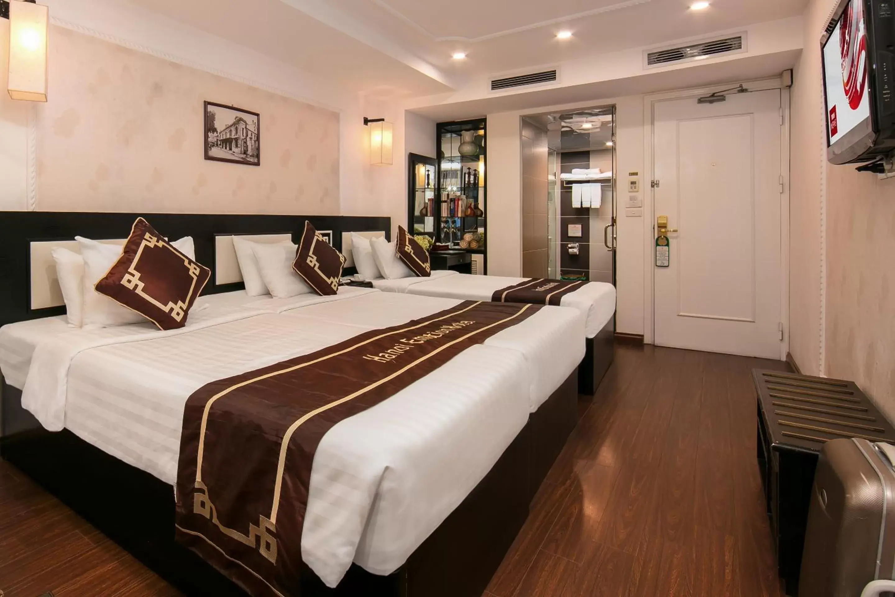 Bed in Hanoi Emotion Hotel