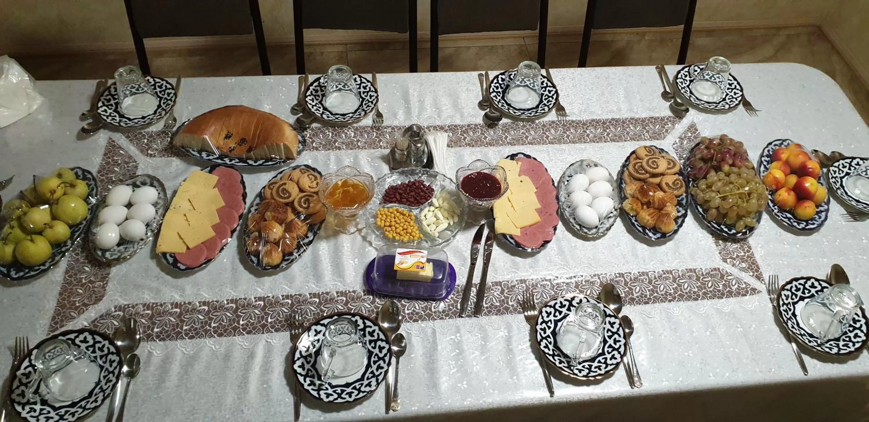 Buffet breakfast in Aminabonu Hotel