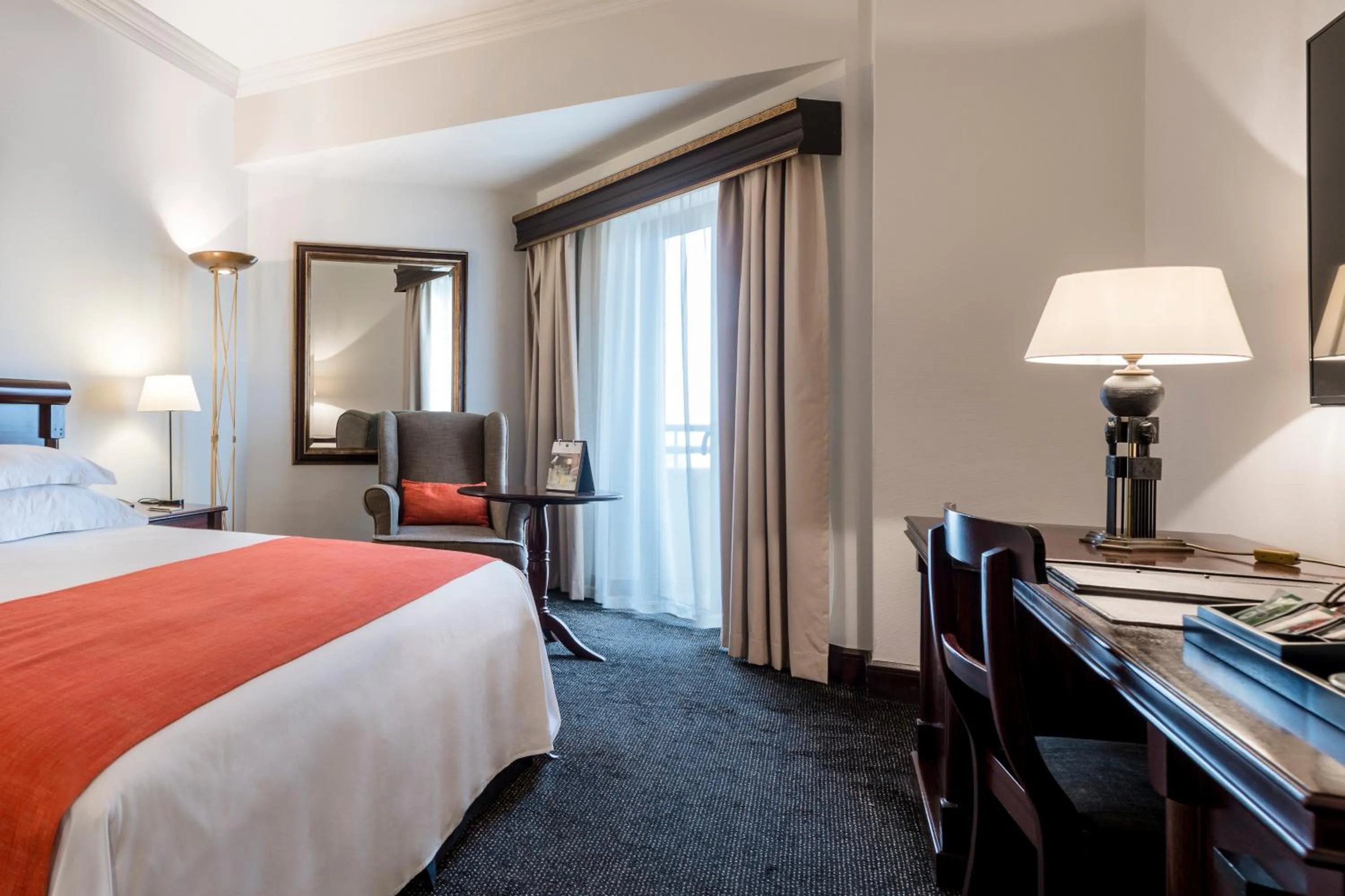 Bedroom, Bed in Hotel Alvalade