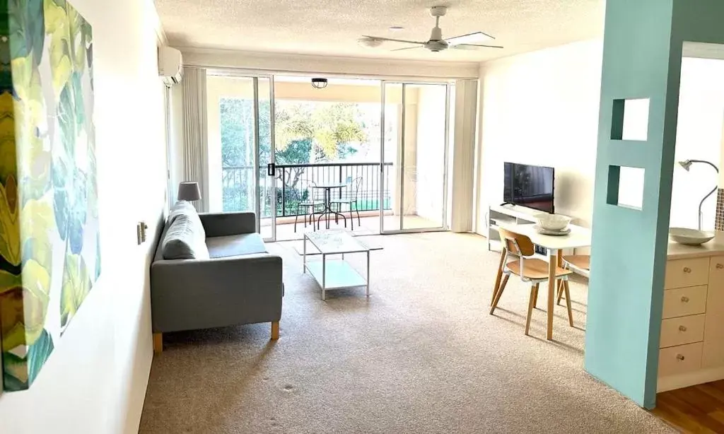 Seating Area in Goldsborough Place Apartments