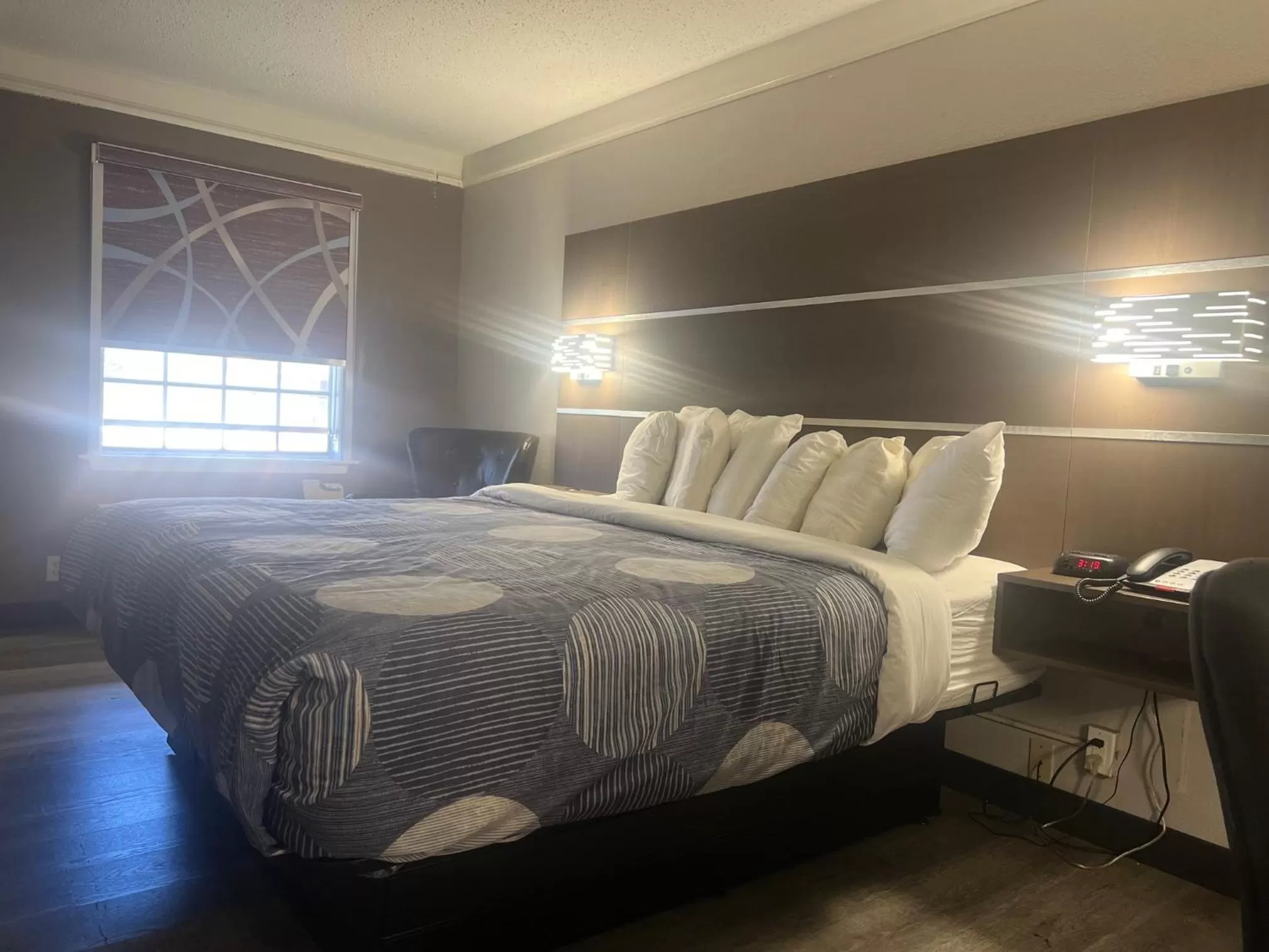 Bed in La Quinta Inn By Wyndham IH-10 West San Antonio TX