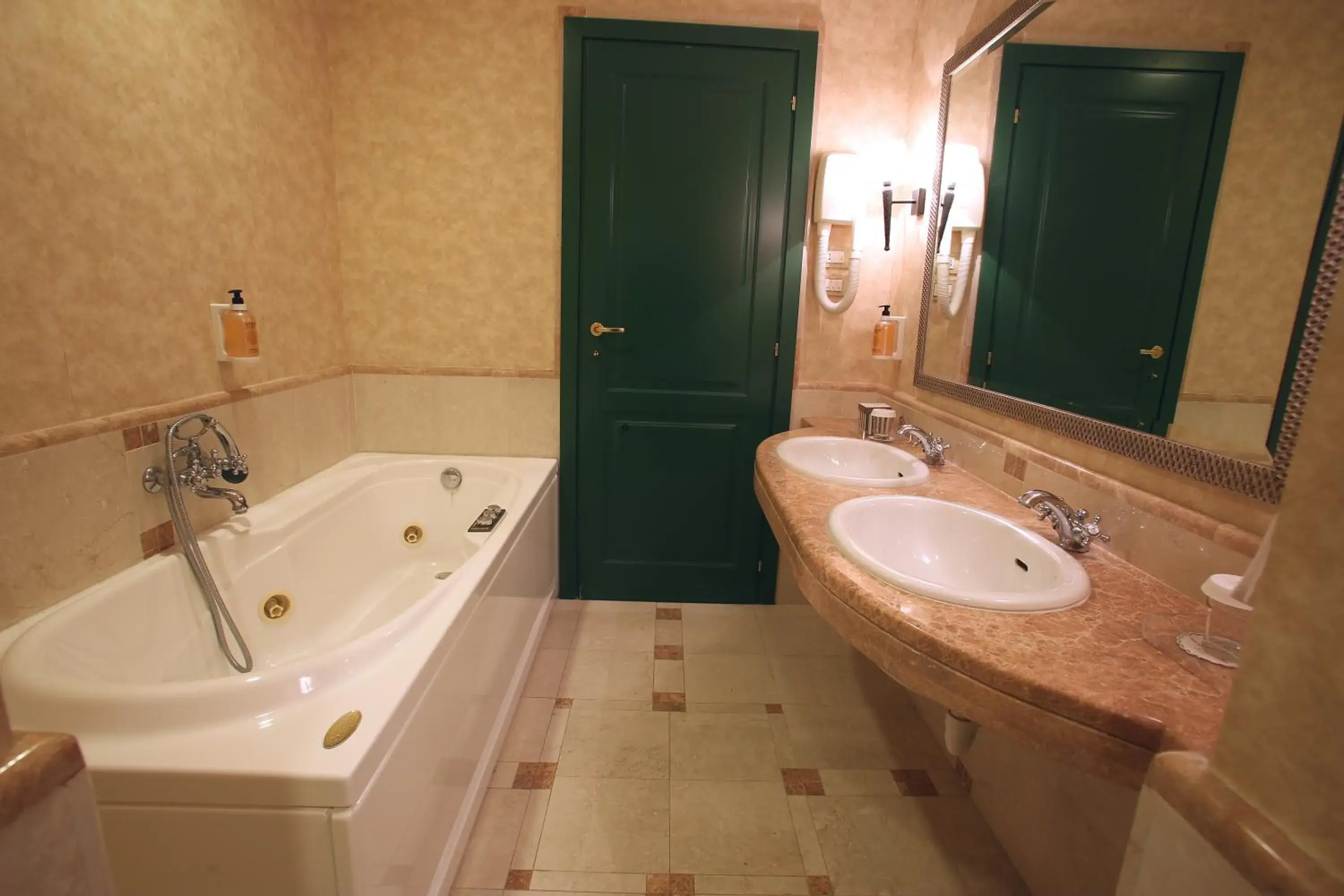 Bathroom in Relais La Fattoria