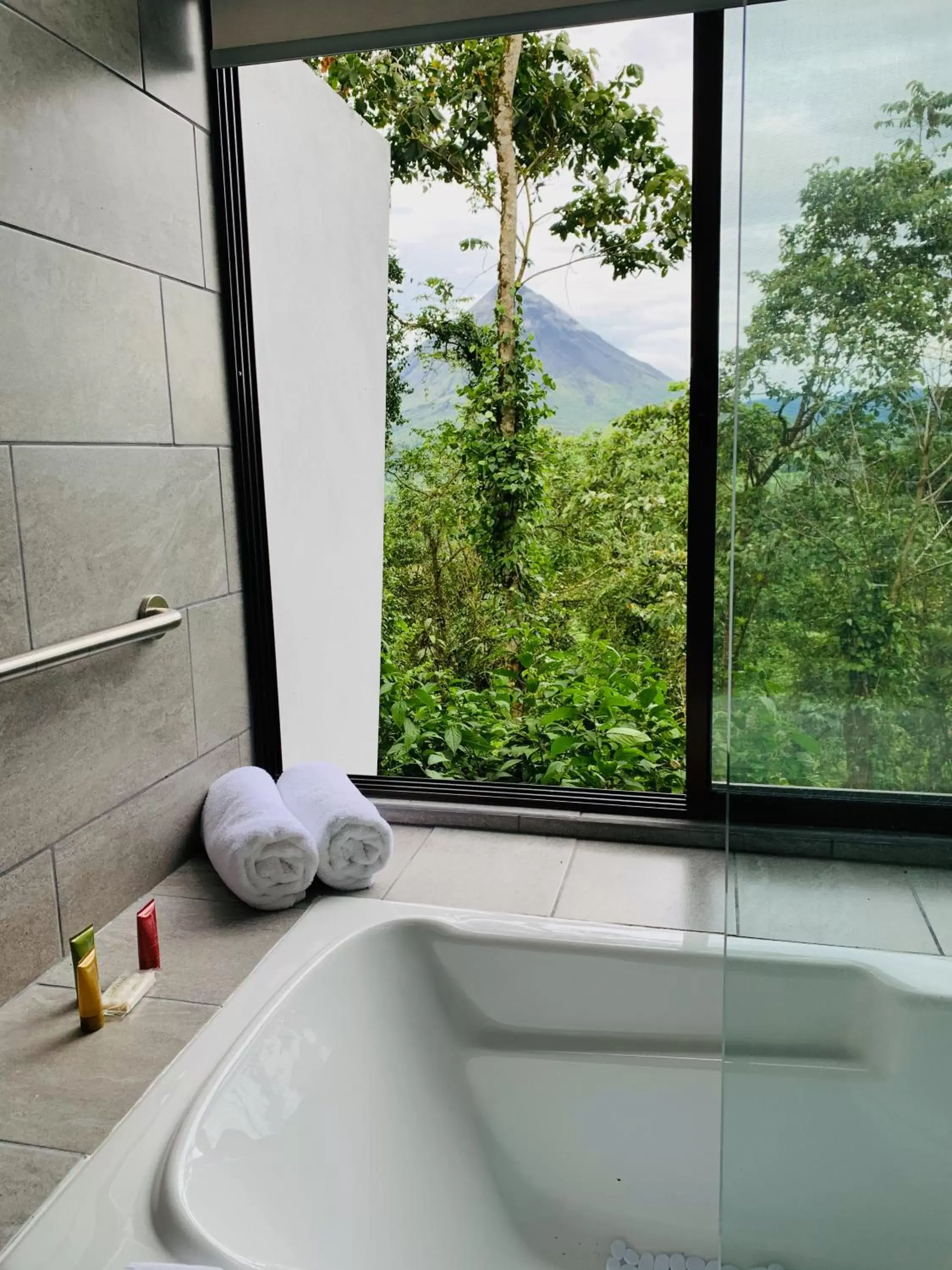 Mountain view, Bathroom in Sangregado Lodge