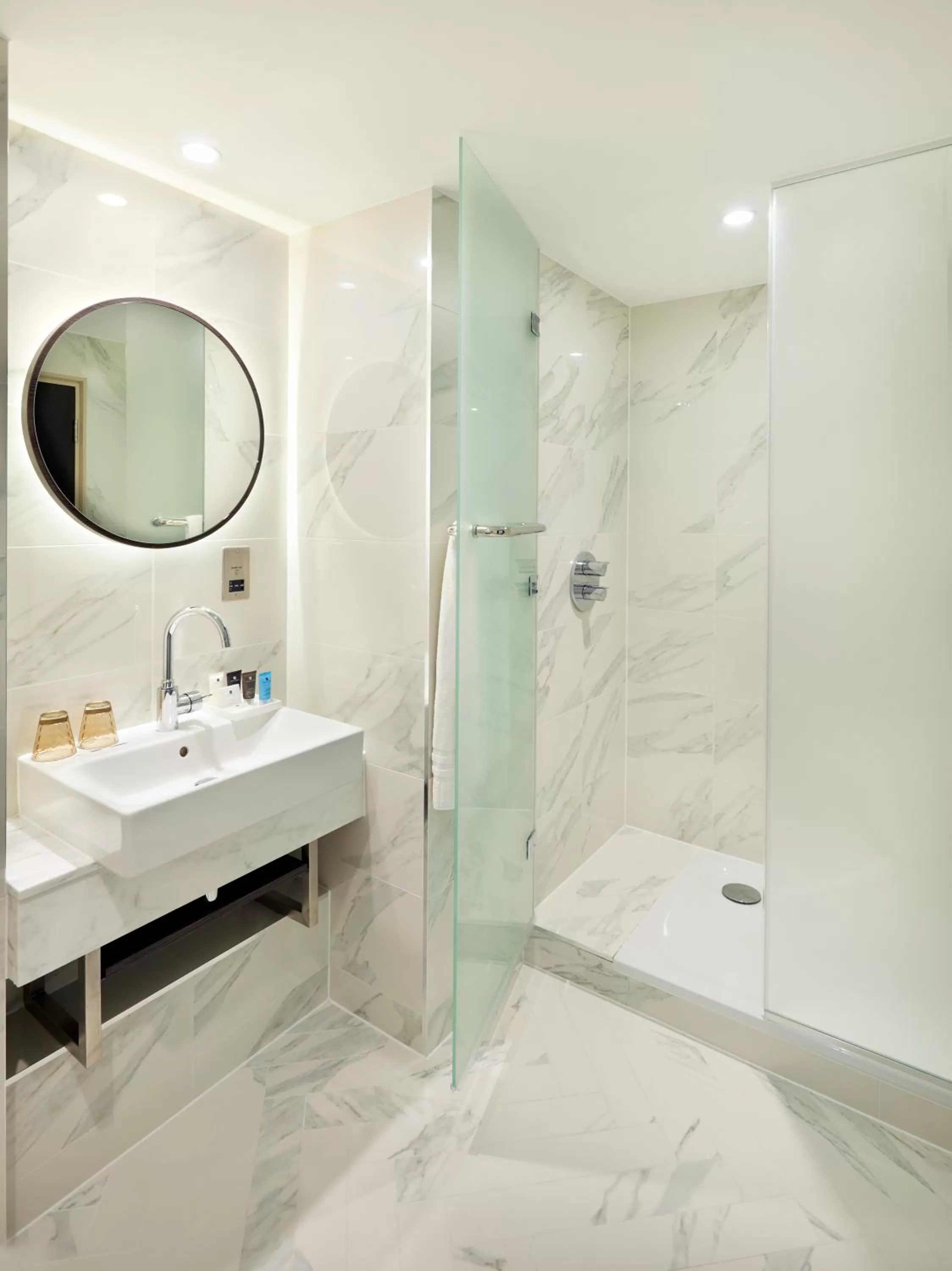 Bathroom in Richmond Hill Hotel