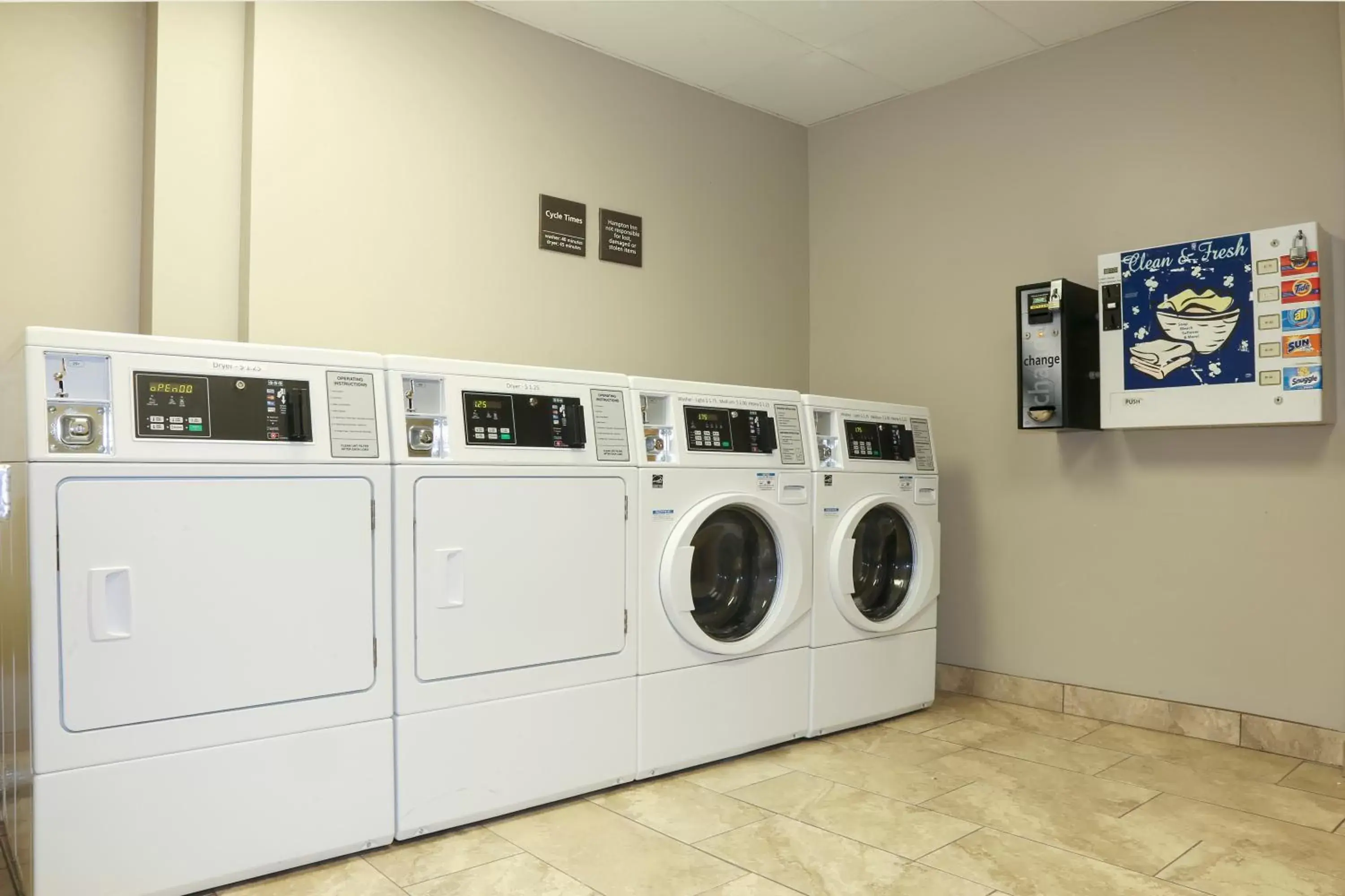 laundry in Hampton Inn Tropicana