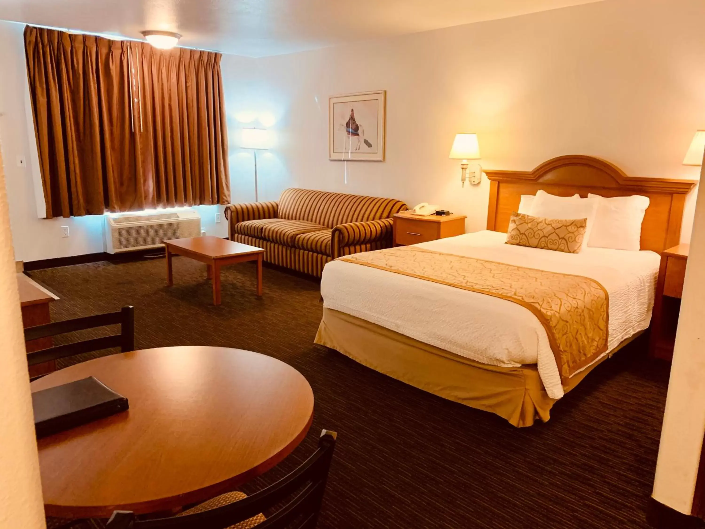 Living room, Bed in St. George Inn and Suites Living room, Bed in St. George Inn and Suites