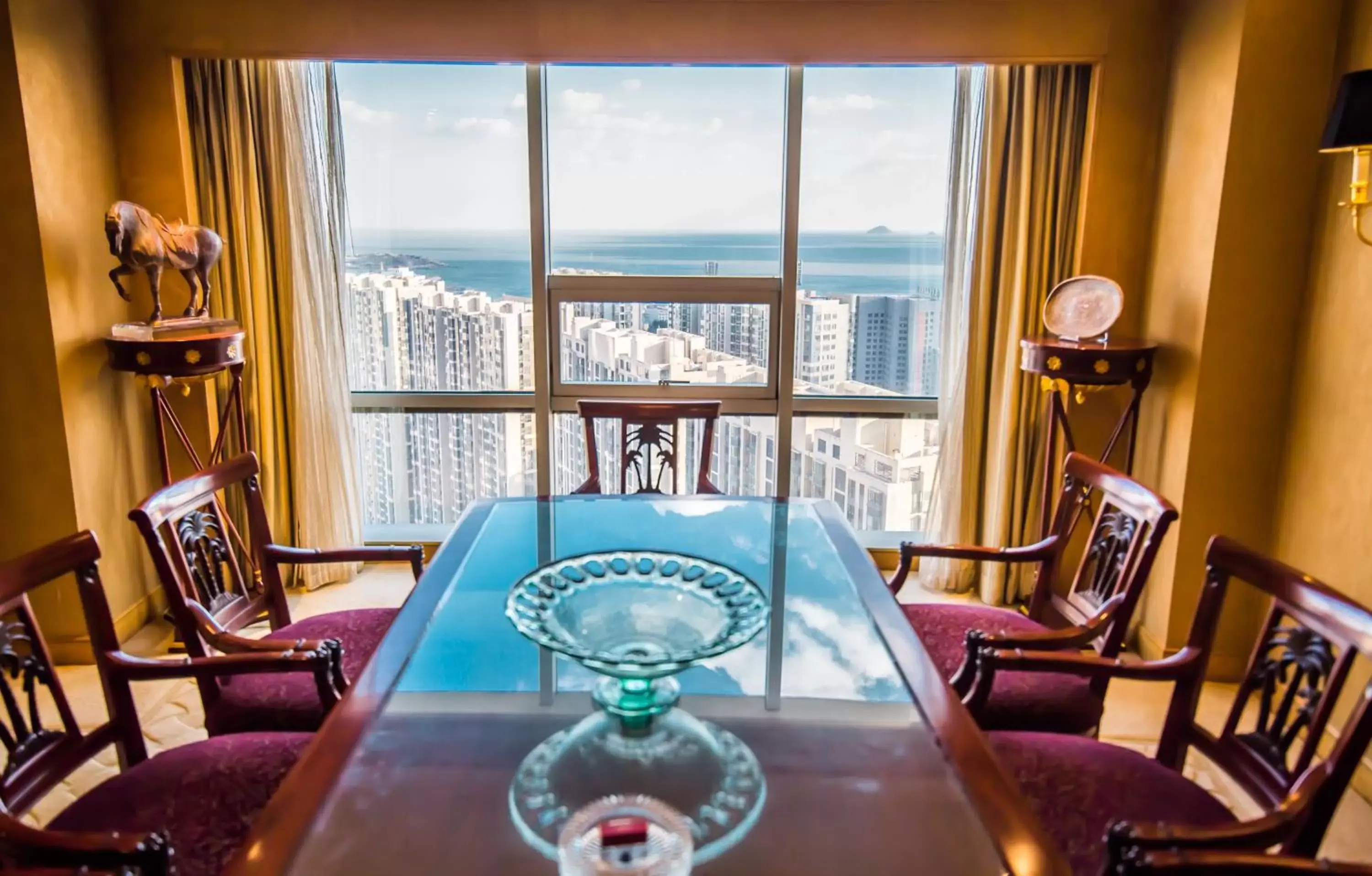 Other, Seating Area in Crowne Plaza Qingdao, an IHG Hotel