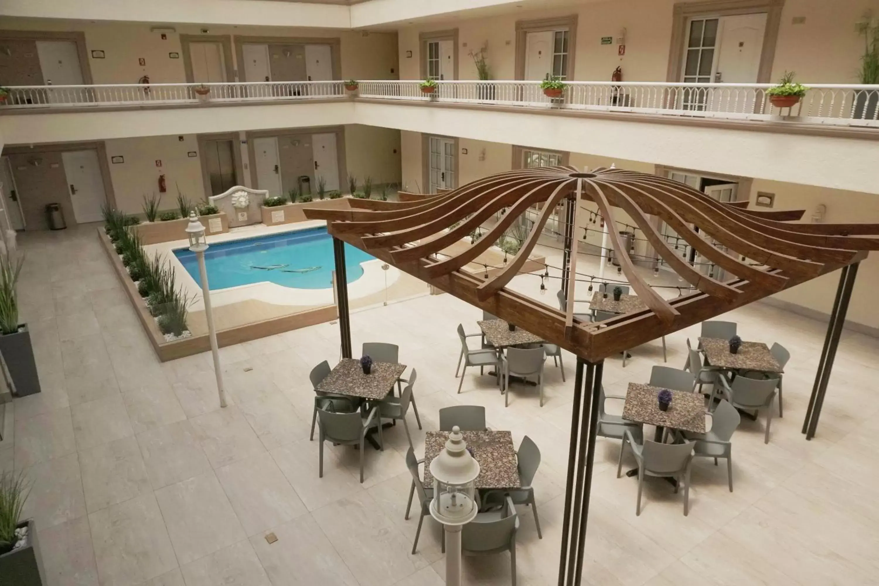 Pool View in Best Western PLUS Monterrey Colón Pool View in Best Western PLUS Monterrey Colón