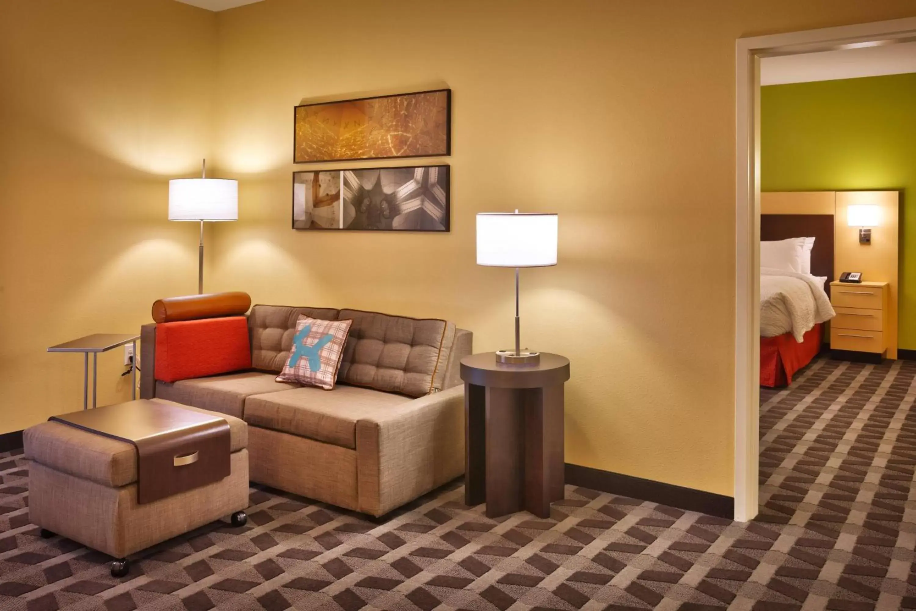 Bedroom, Seating Area in TownePlace Suites by Marriott Dickinson