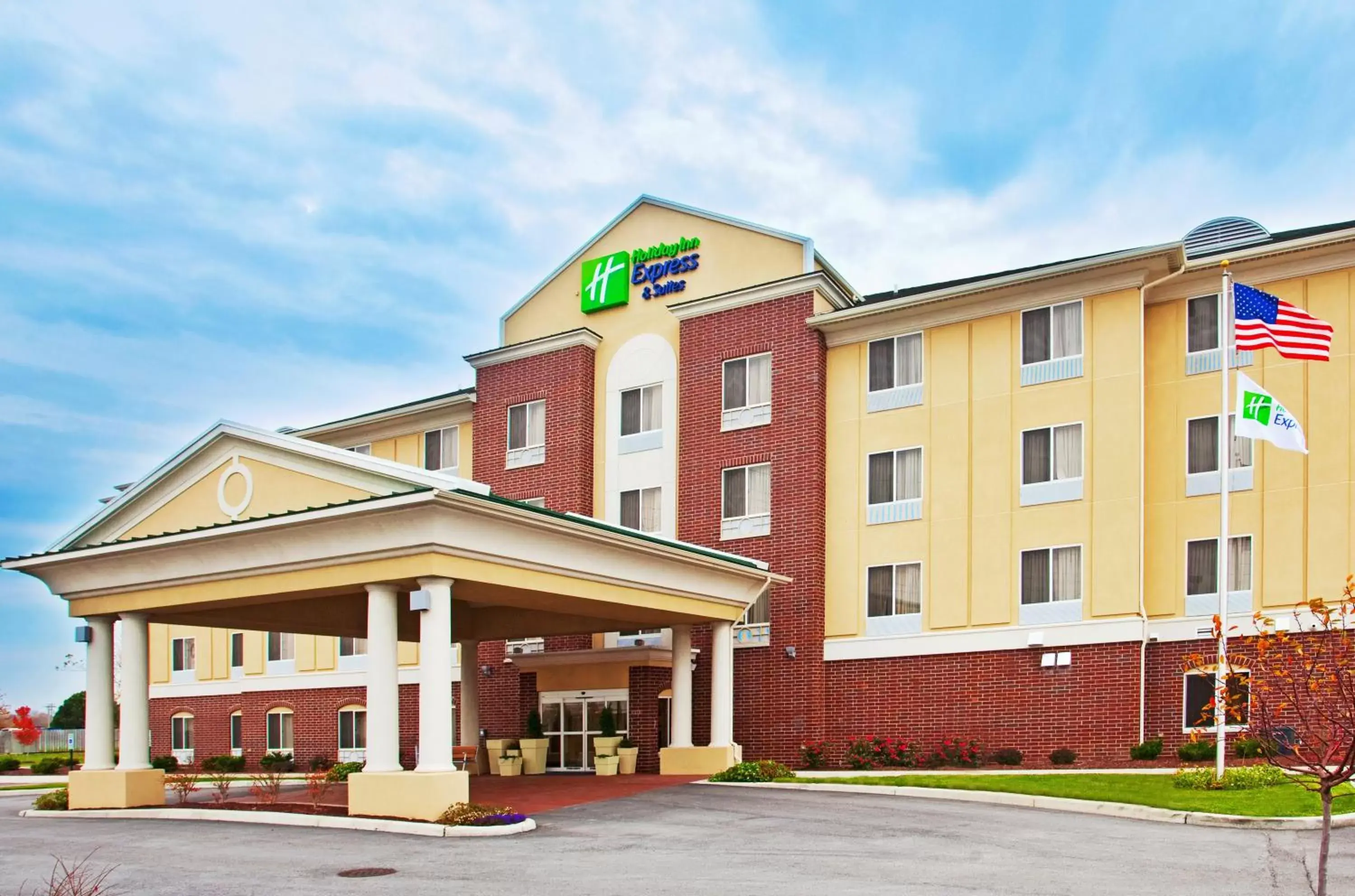 Property Building in Holiday Inn Express Hotel & Suites Chicago South Lansing, an IHG Hotel