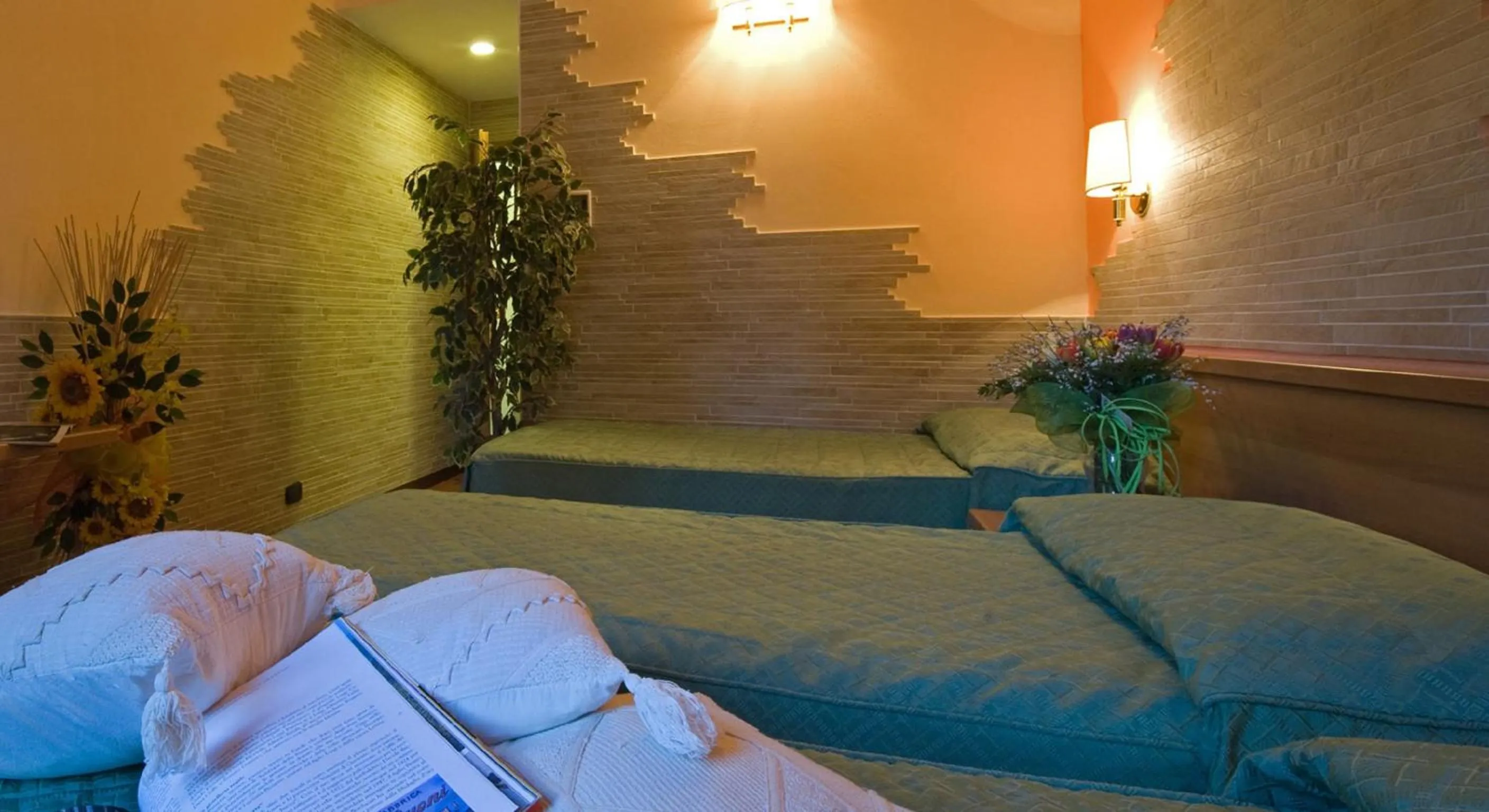 Decorative detail, Bed in Hotel Ristorante Tre Leoni