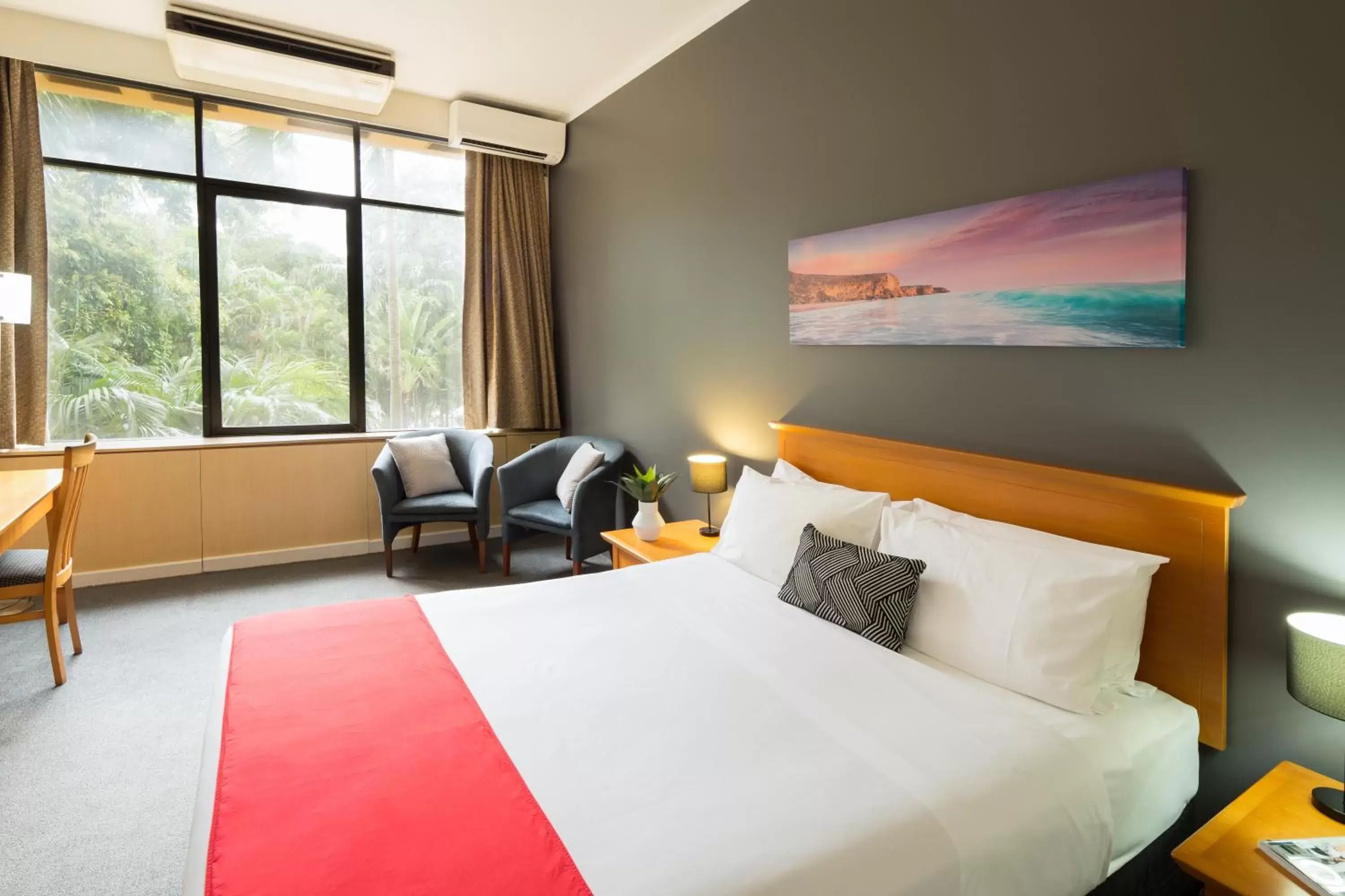 Photo of the whole room, Bed in Frontier Hotel Darwin