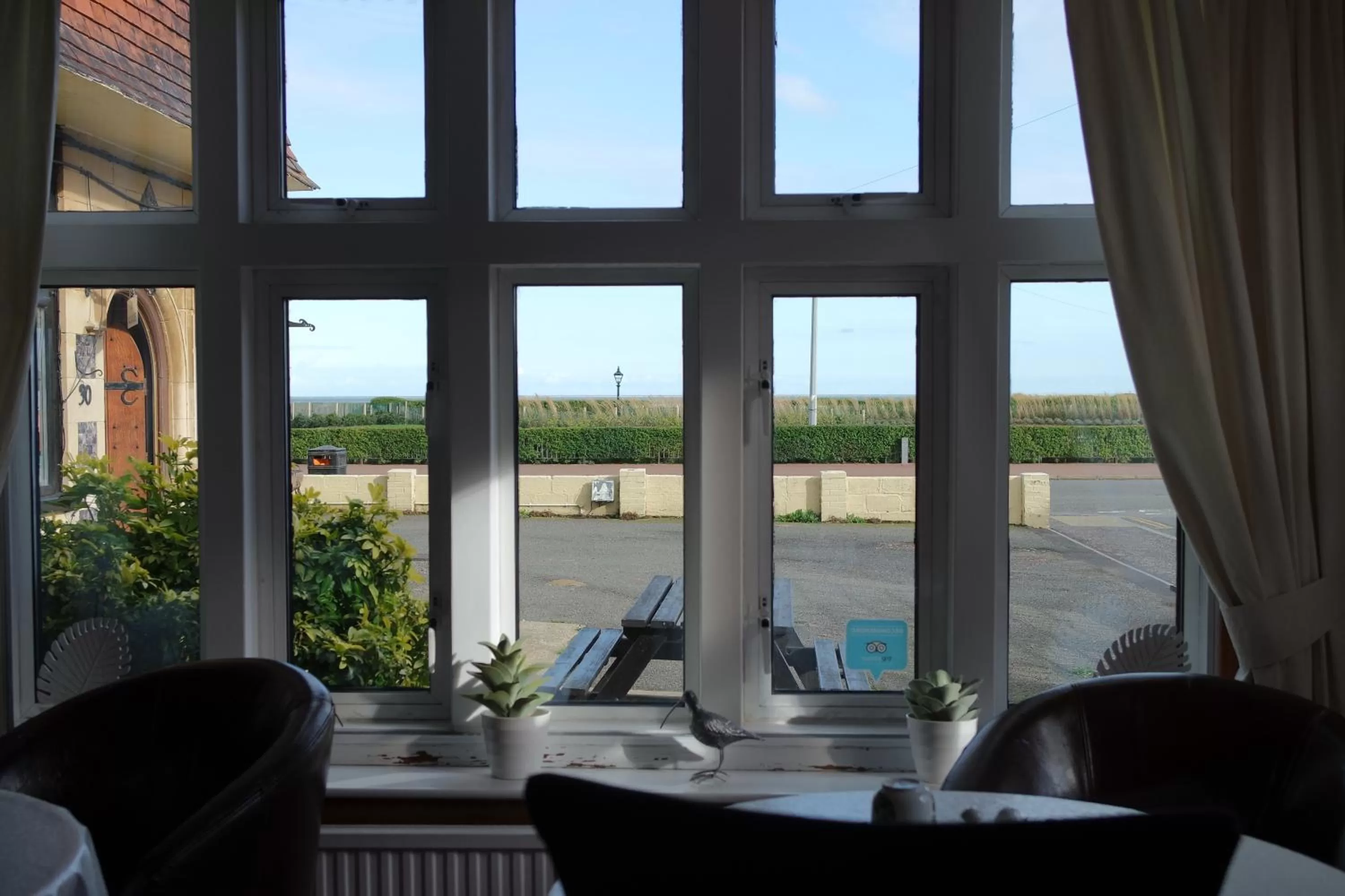 Breakfast in Gable End Hotel