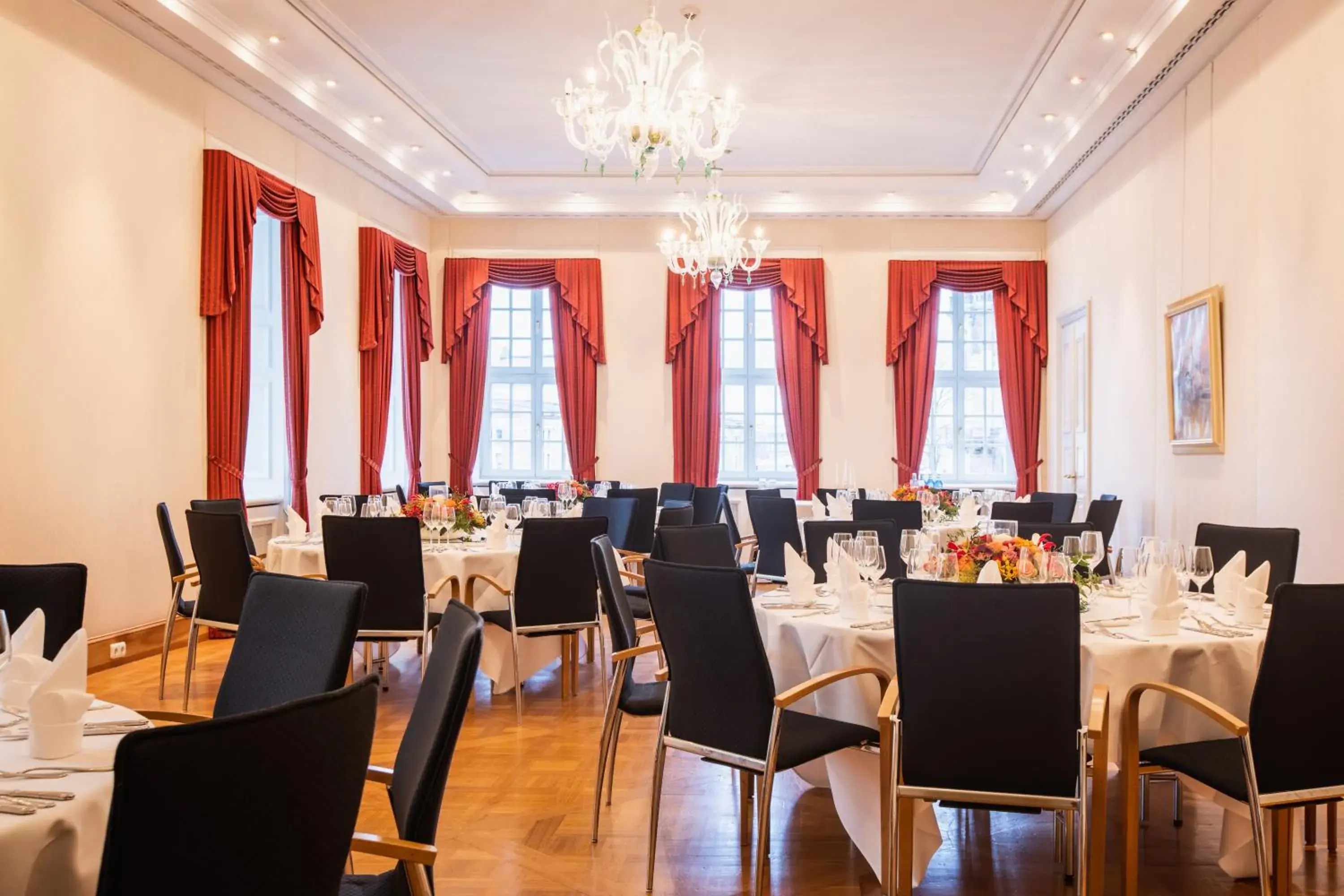 Business facilities, Restaurant/Places to Eat in Kempinski Hotel Taschenbergpalais Dresden