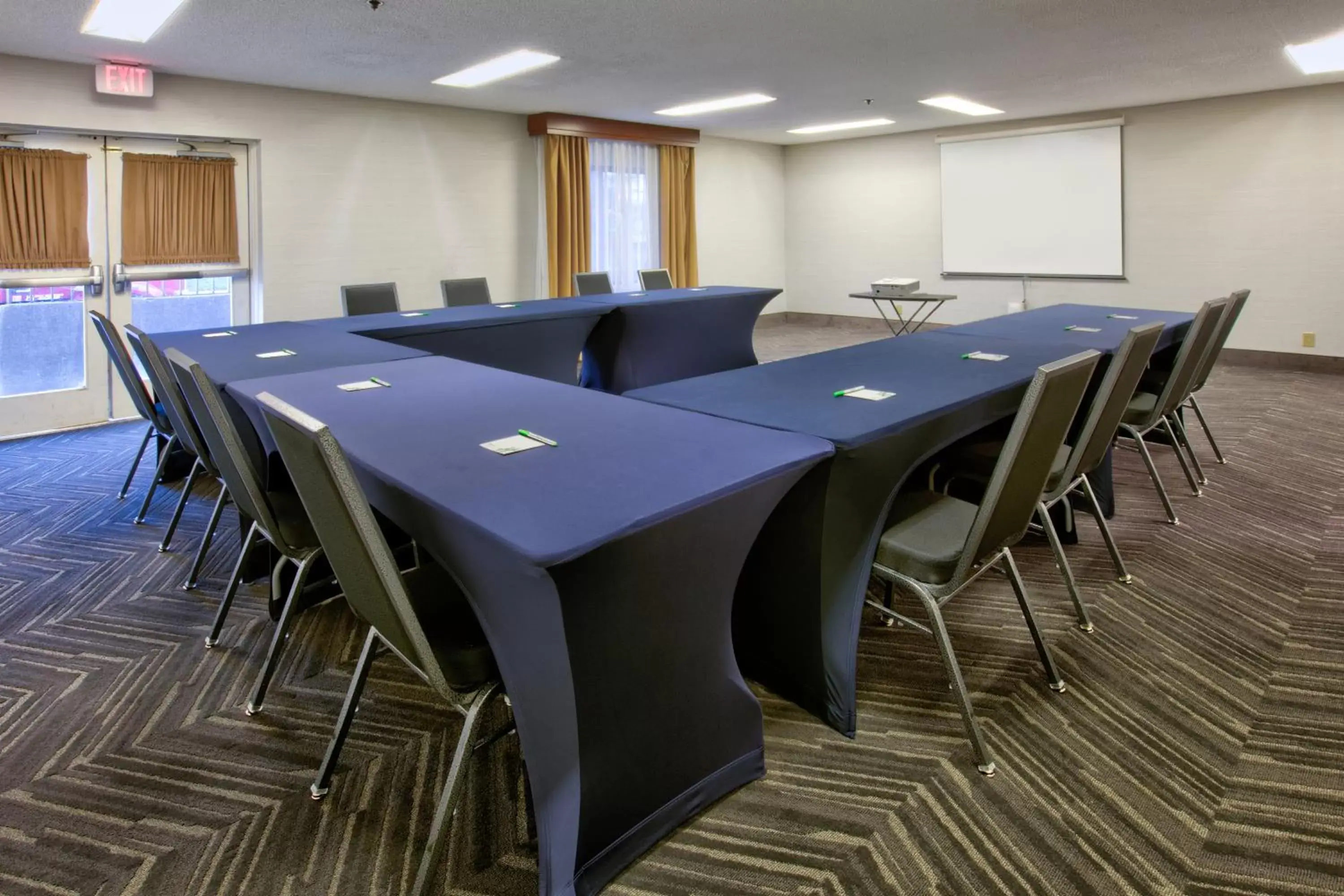 Meeting/conference room in Holiday Inn & Suites Santa Maria, an IHG Hotel