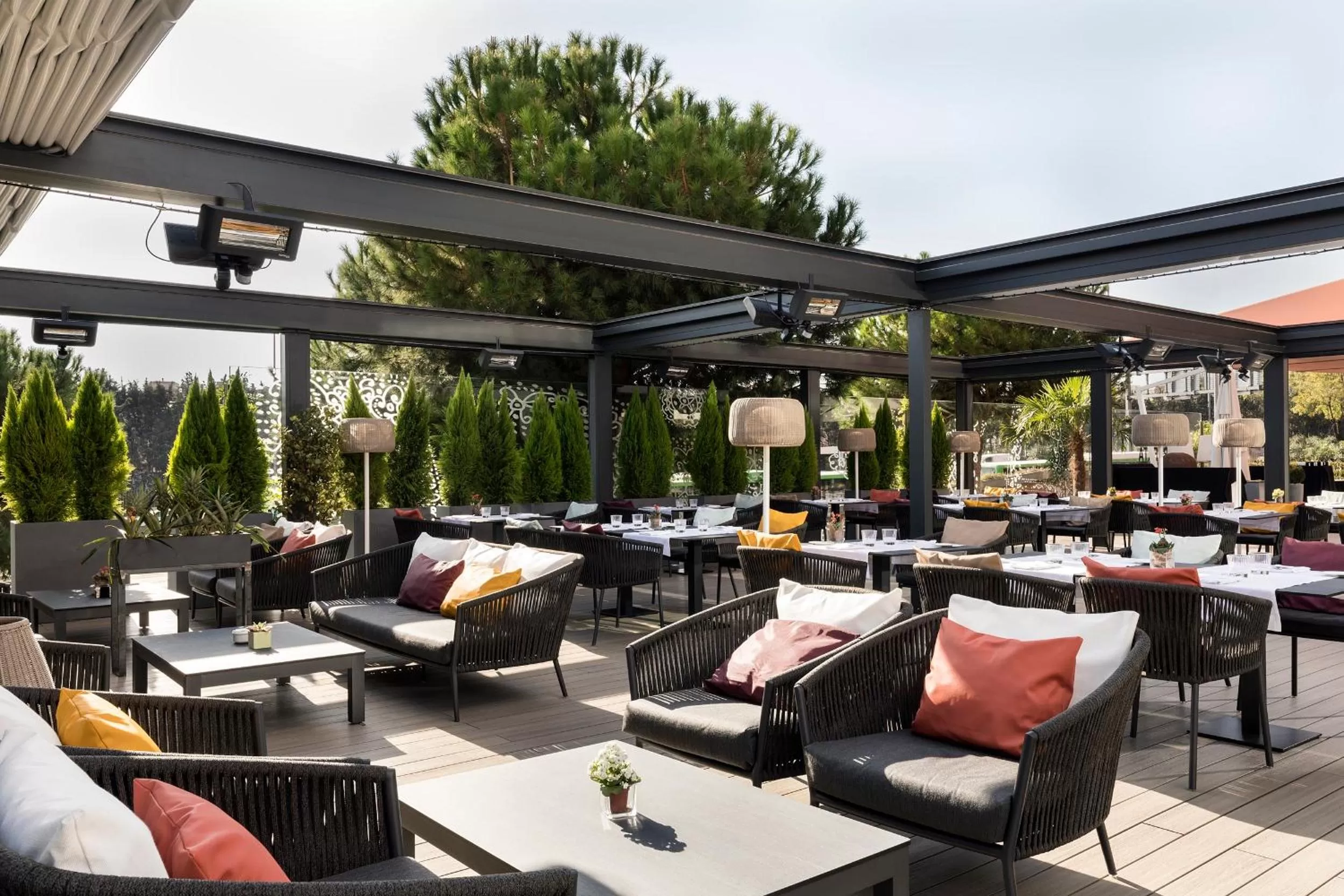 Food and drinks in Hotel Puerta America