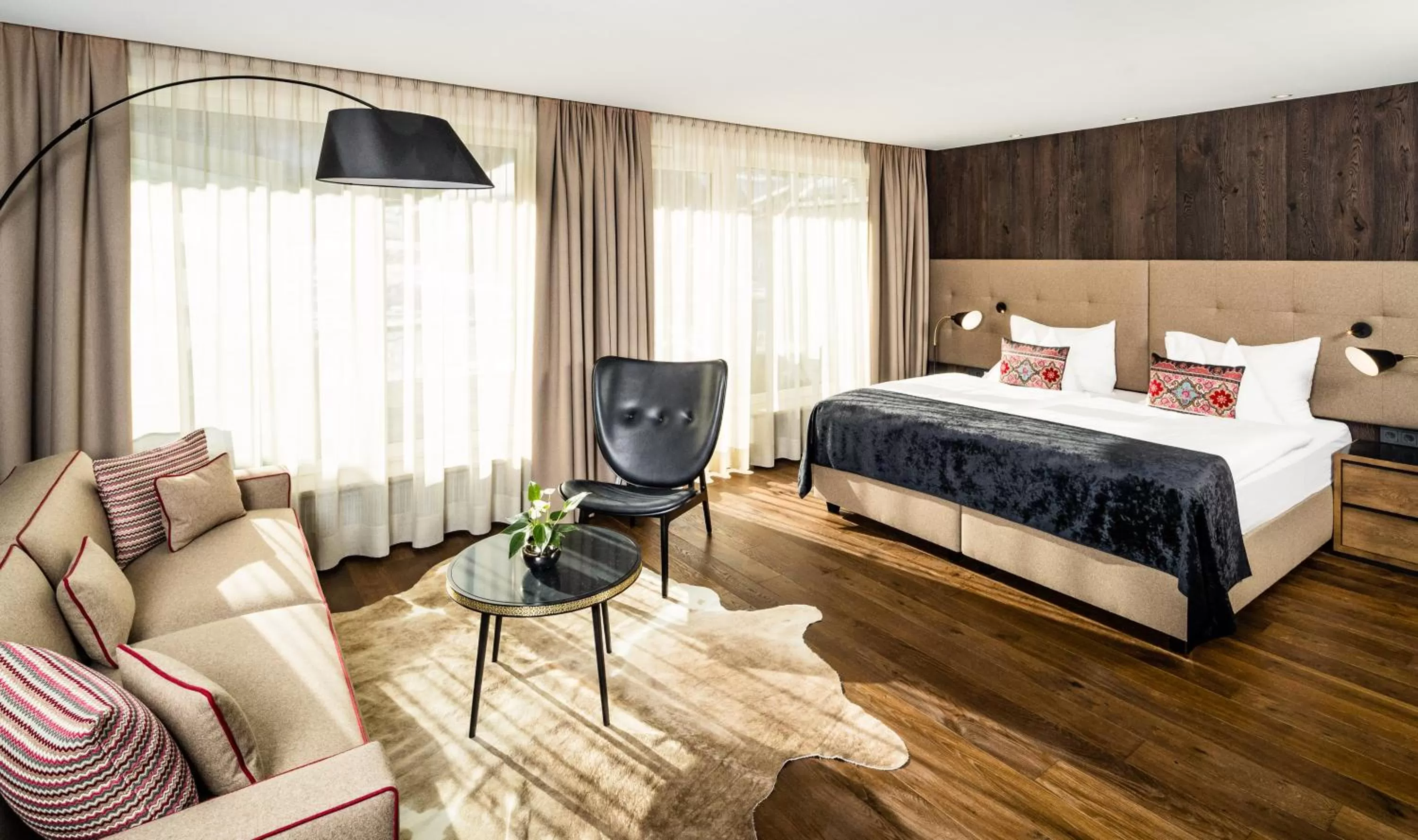 Photo of the whole room, Bed in Hotel Alpenroyal - The Leading Hotels of the World