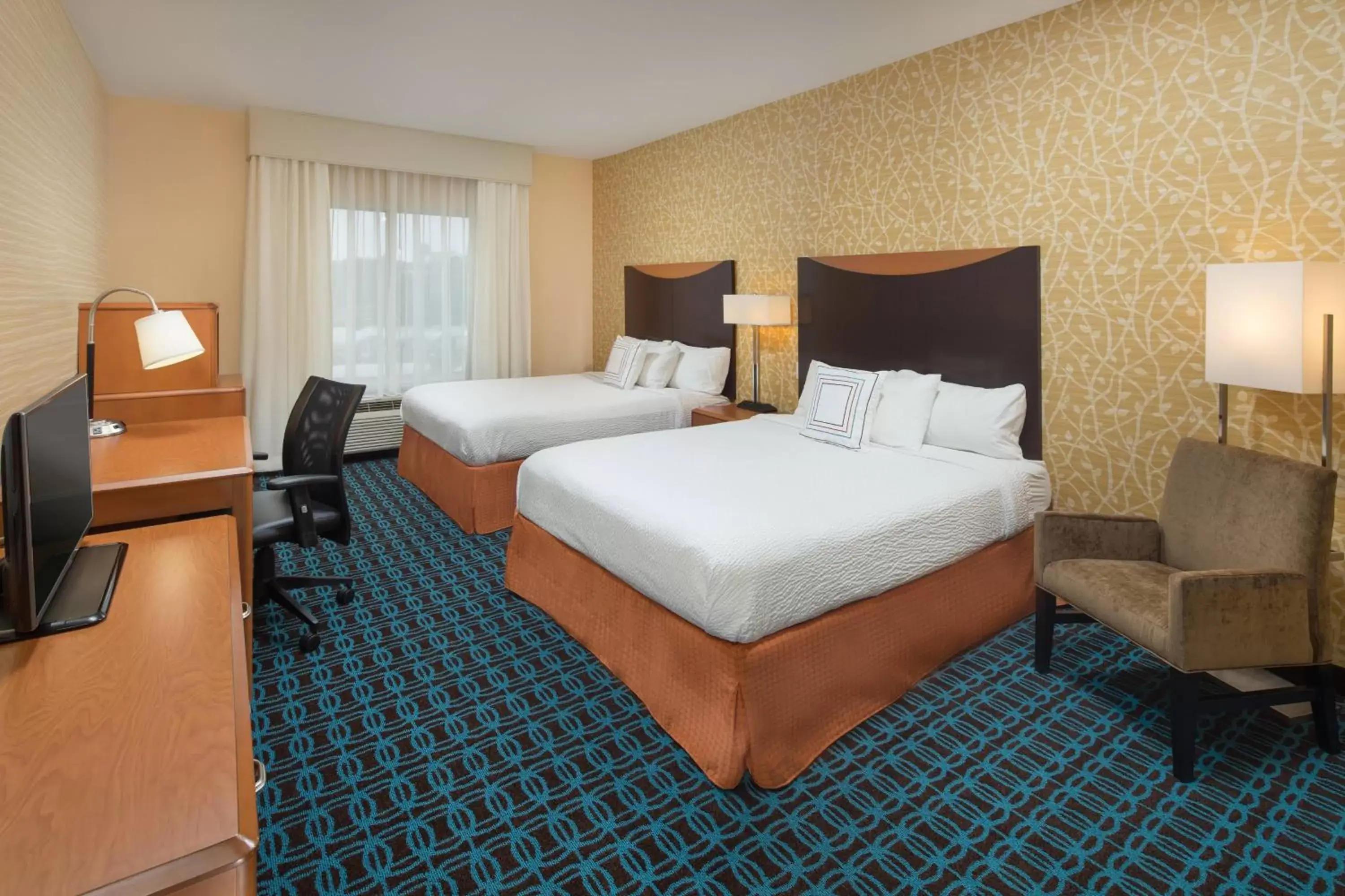 Photo of the whole room, Bed in Fairfield Inn and Suites Cleveland
