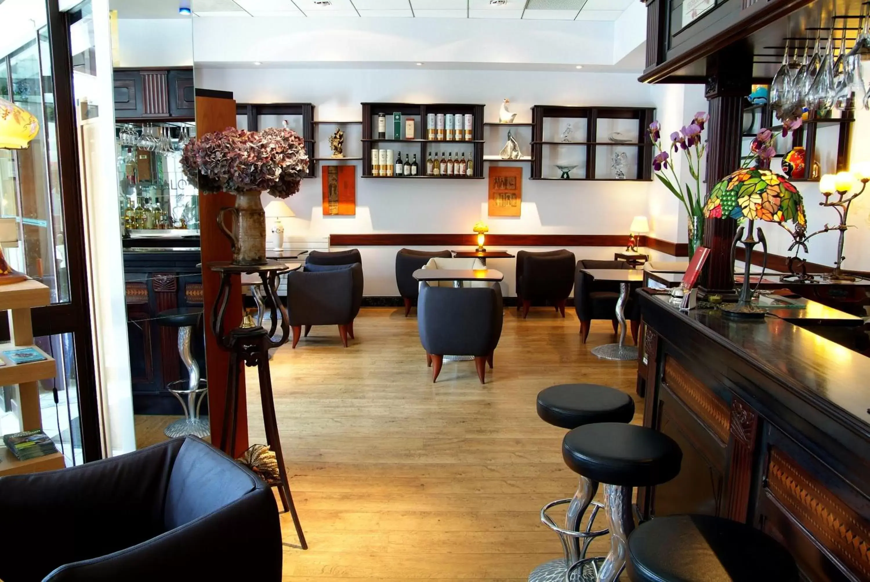 Lobby or reception, Lounge/Bar in Hôtel Vintage