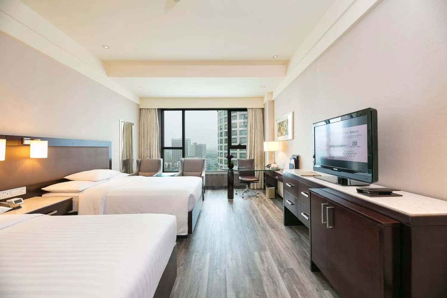 Photo of the whole room, Bed in Courtyard by Marriott Hangzhou Wulin