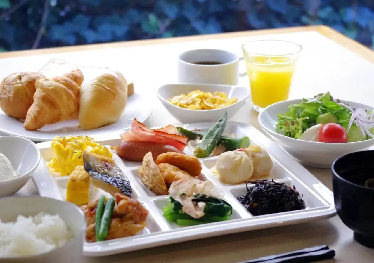 Restaurant/places to eat in APA Hotel & Resort Niigata Ekimae Odori