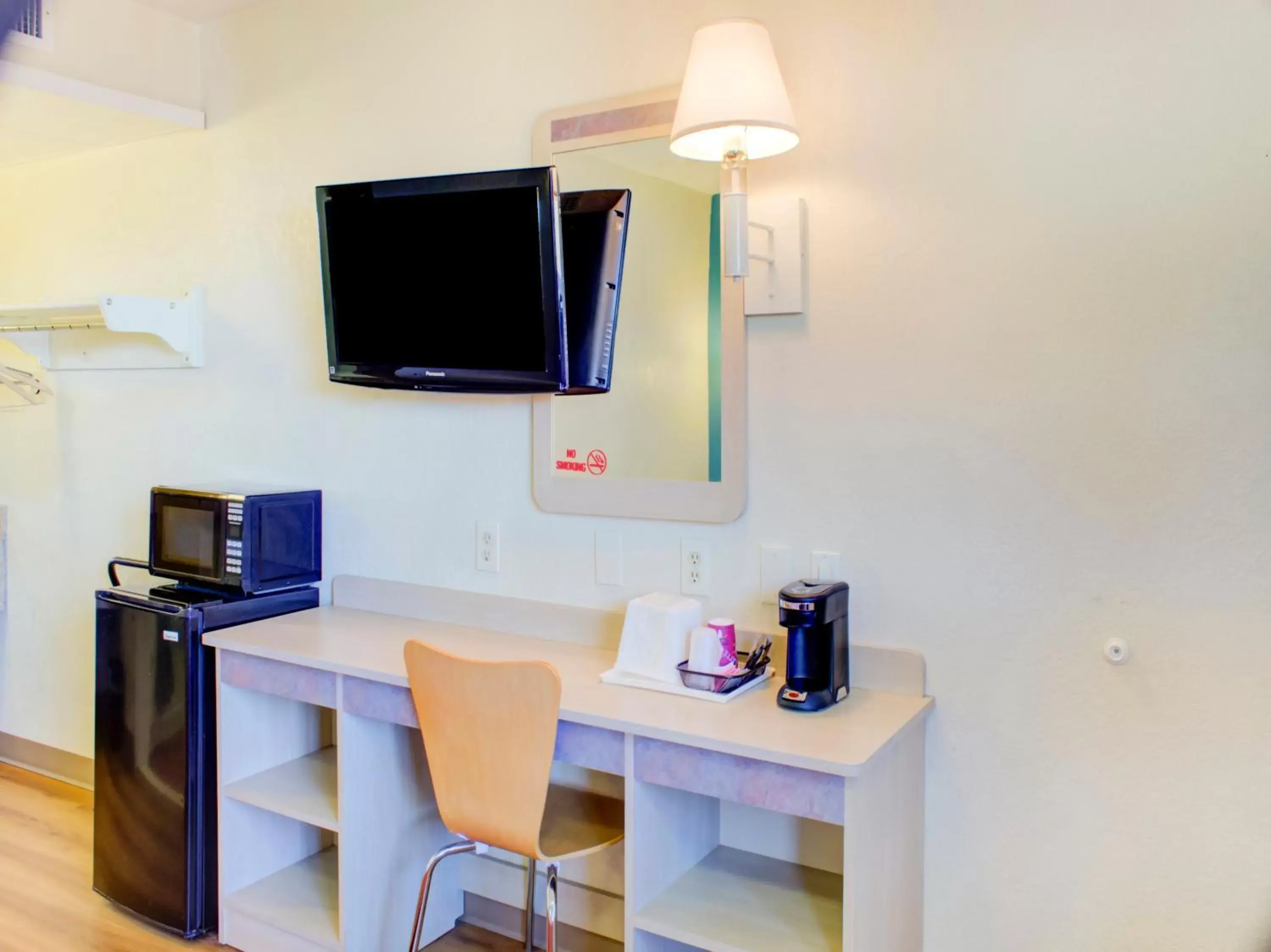 TV and multimedia, TV/Entertainment Center in Travelodge by Wyndham Miles City