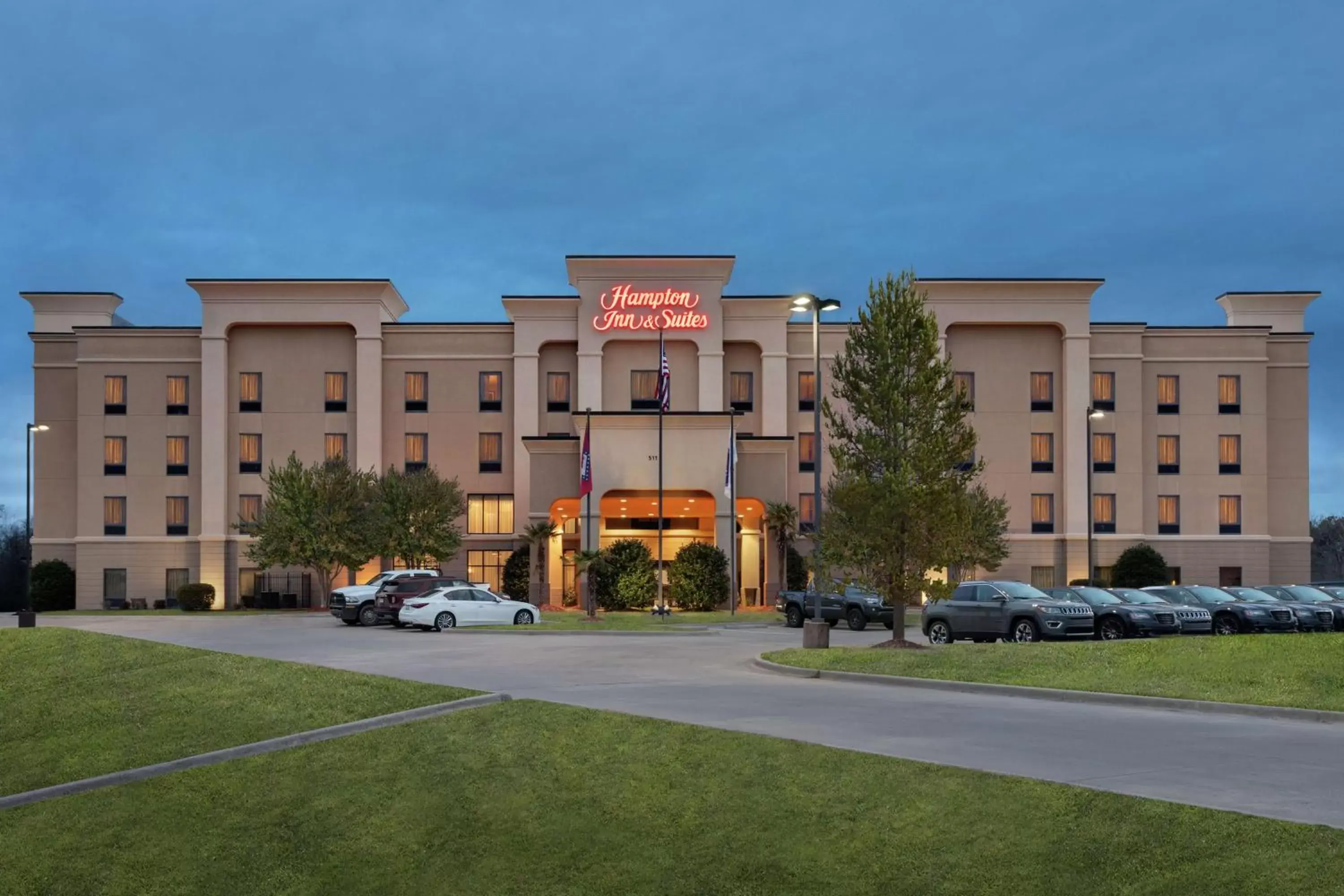 Property Building in Hampton Inn & Suites Pine Bluff