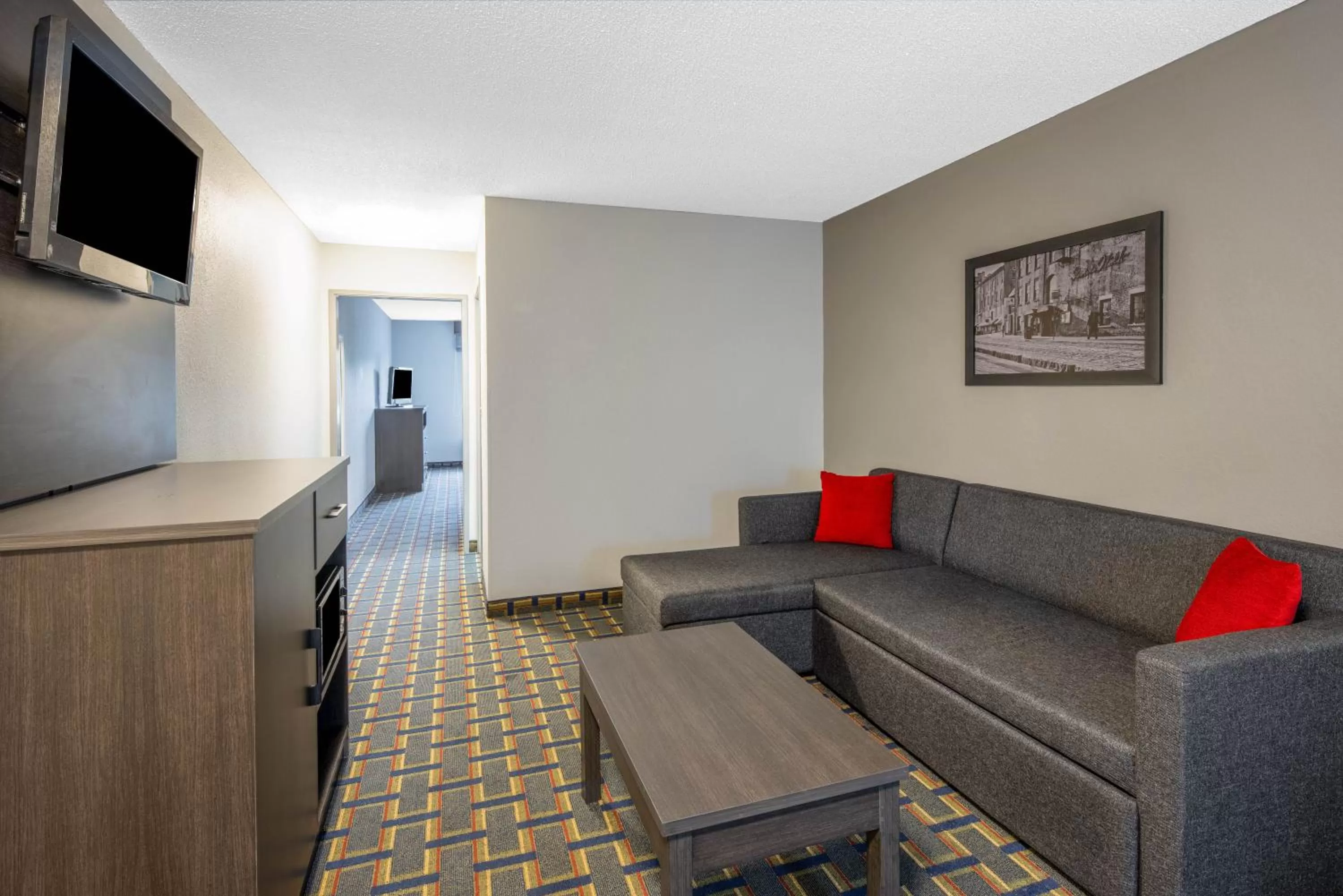 Living room in Baymont by Wyndham Pooler/Savannah