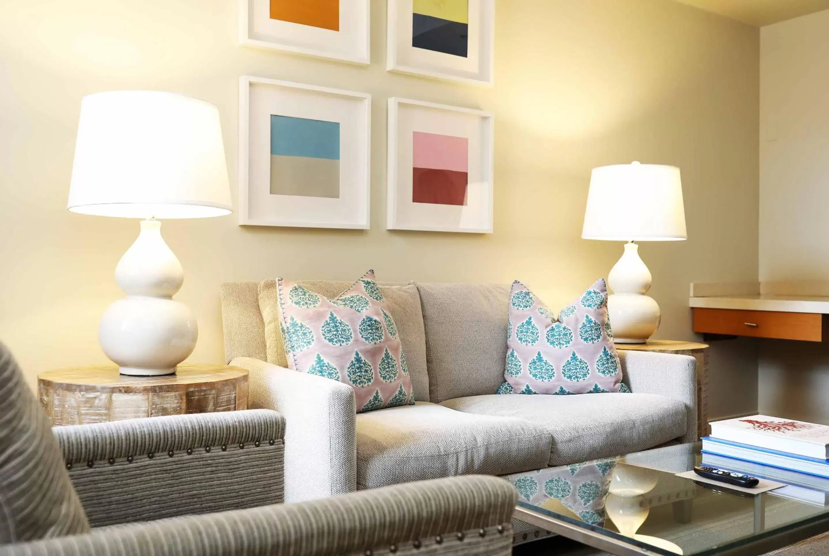 Living room, Seating Area in Mill Street Inn