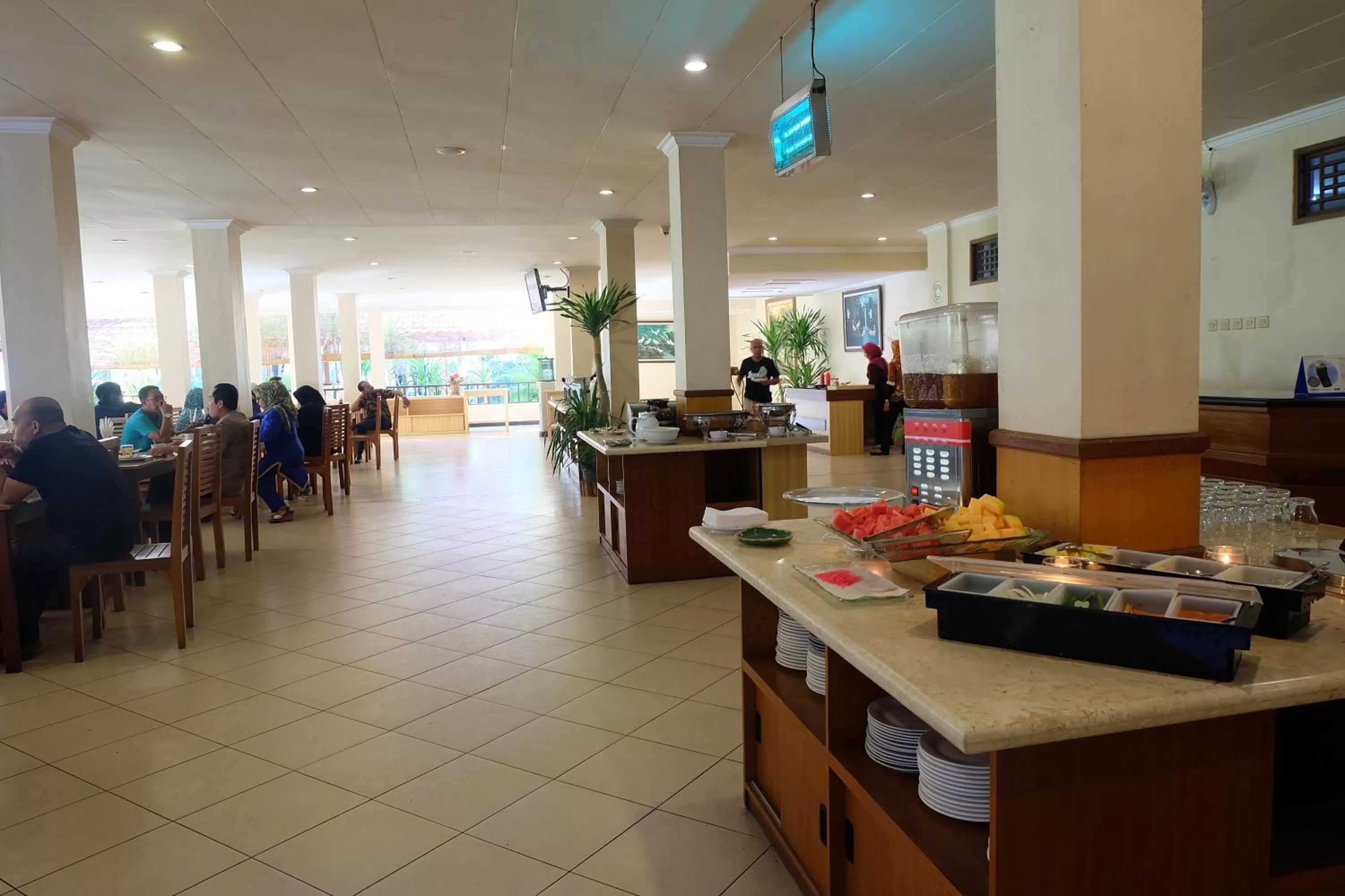 Restaurant/places to eat in Lombok Garden Hotel