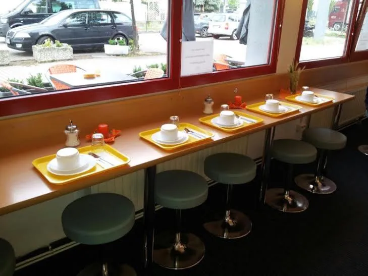 Restaurant/places to eat in Motel 24h Bremen