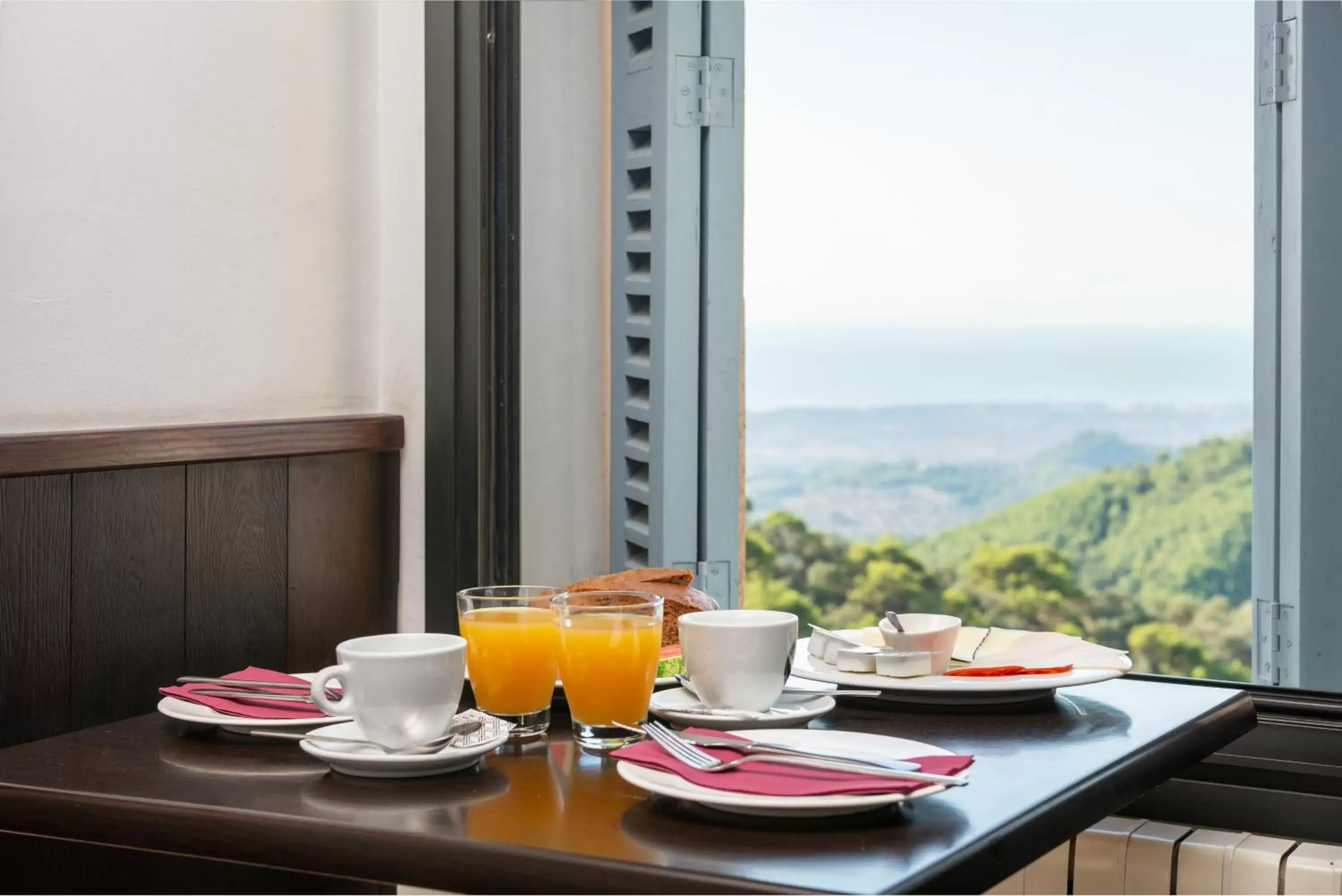 Breakfast in Petit Hotel Hostatgeria Sant Salvador