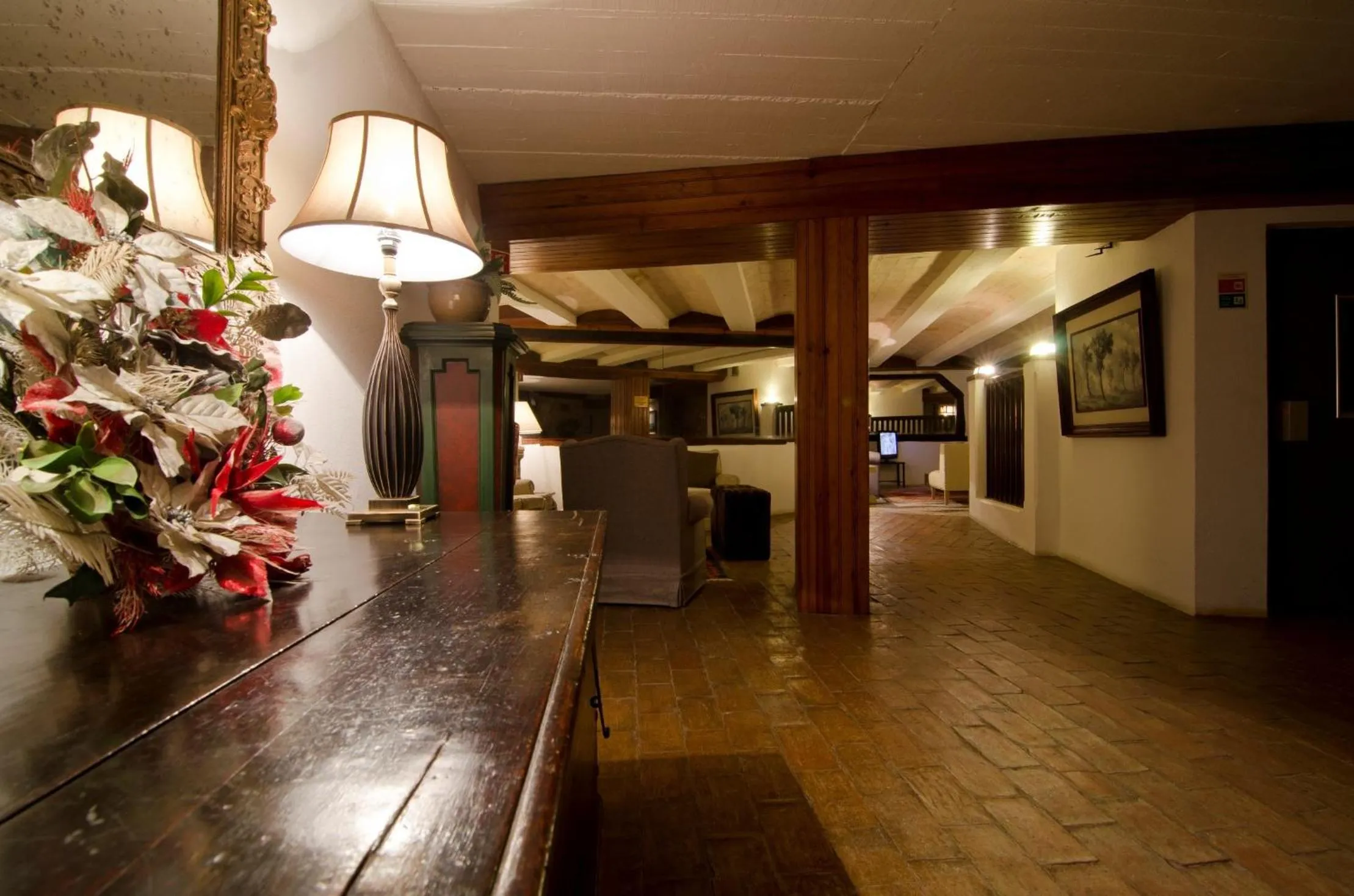 Lobby or reception in Estalagem Muchaxo Hotel