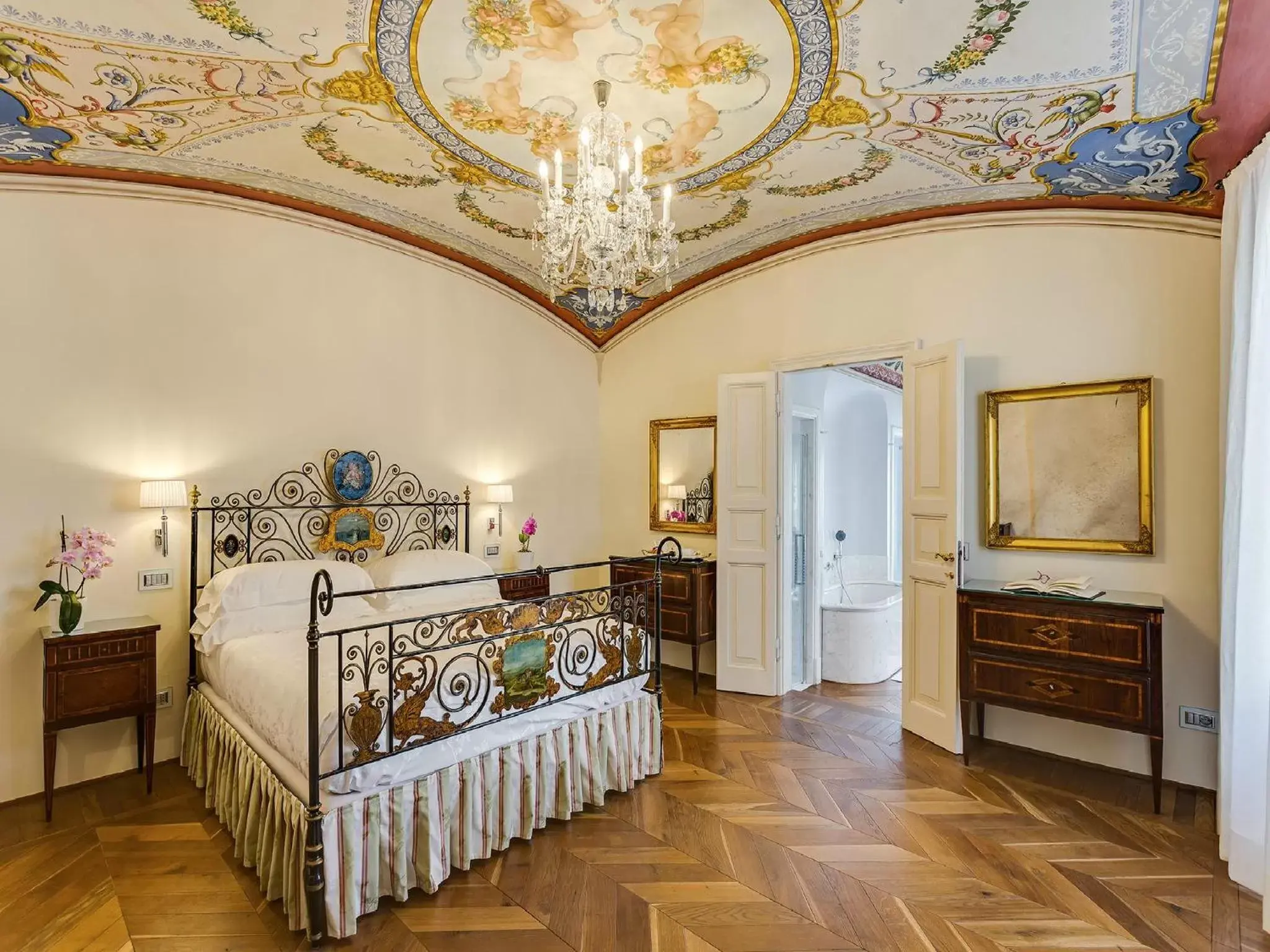 Bed, Room Photo in Relais degli Angeli Residenza d'Epoca