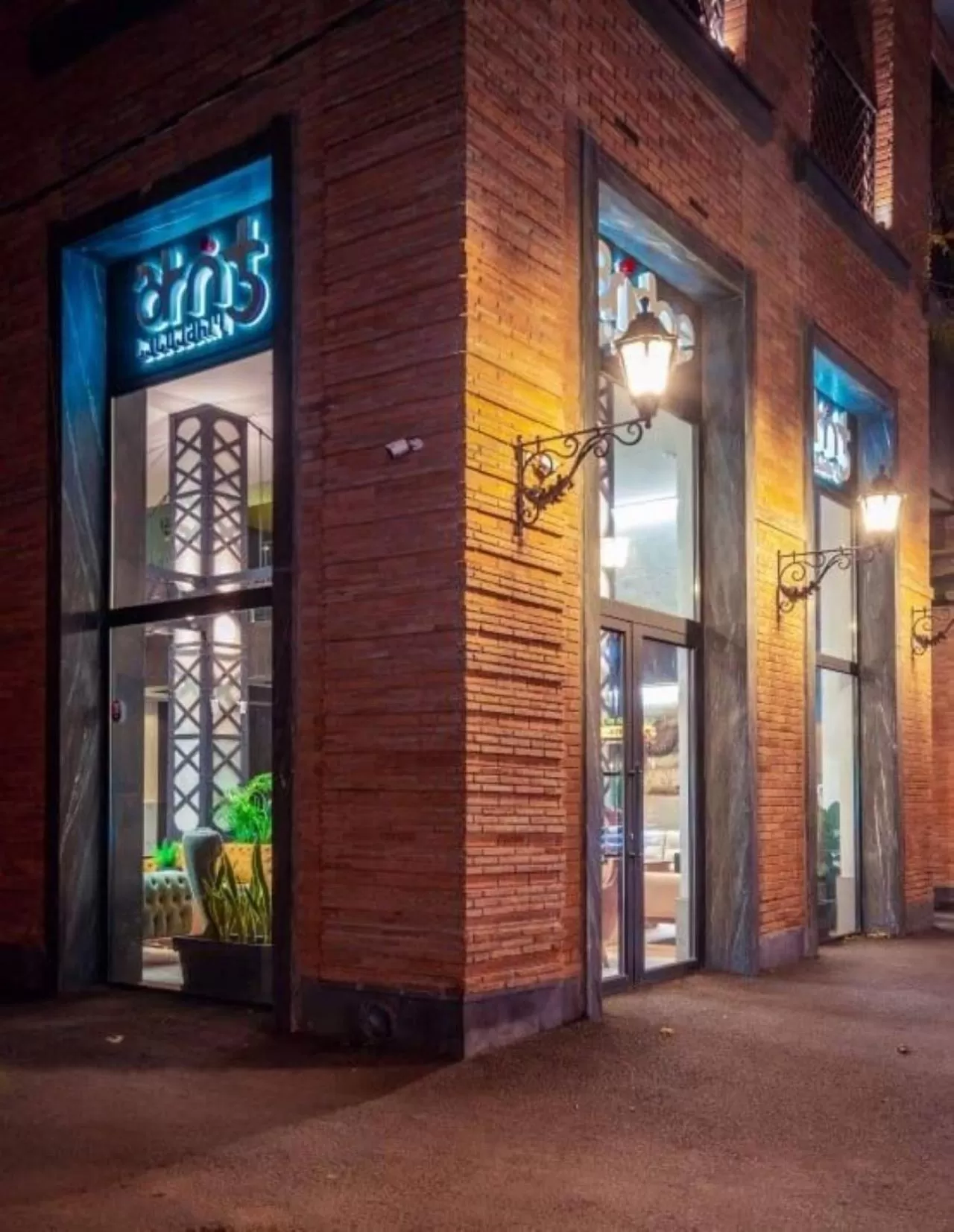 Property building in Bridge Hotel