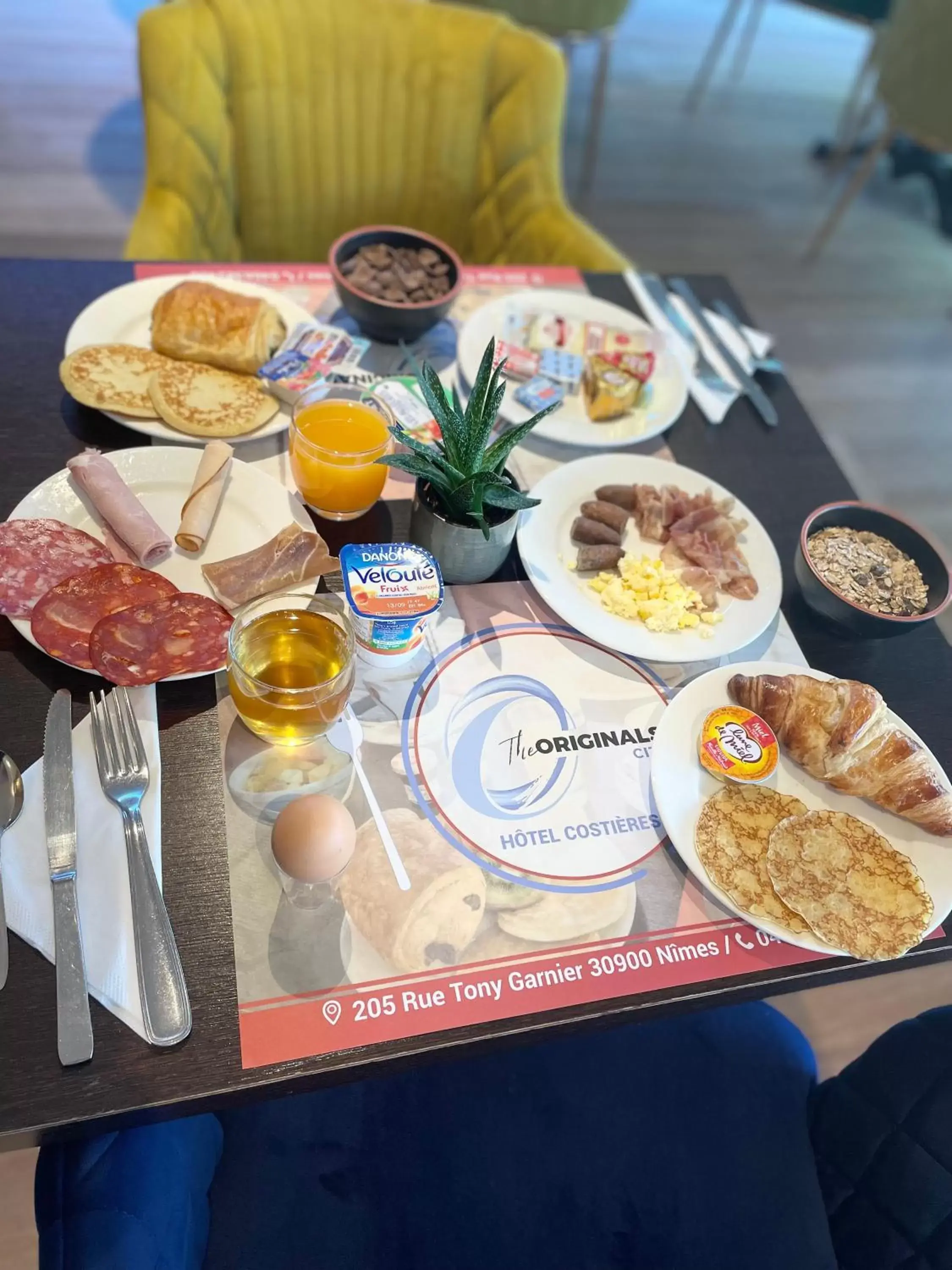 Breakfast in The Originals City, Hôtel Nîmes Costières, Ex Inter Hôtel