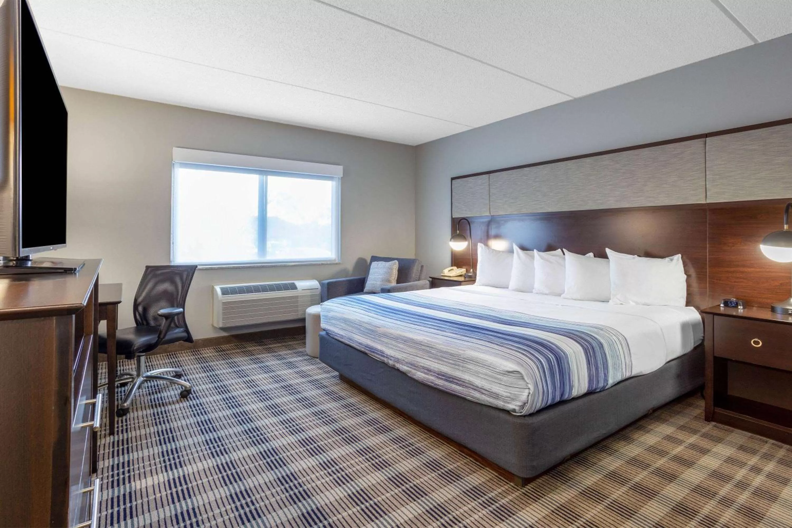 Photo of the whole room, Bed in AmericInn by Wyndham Madison South